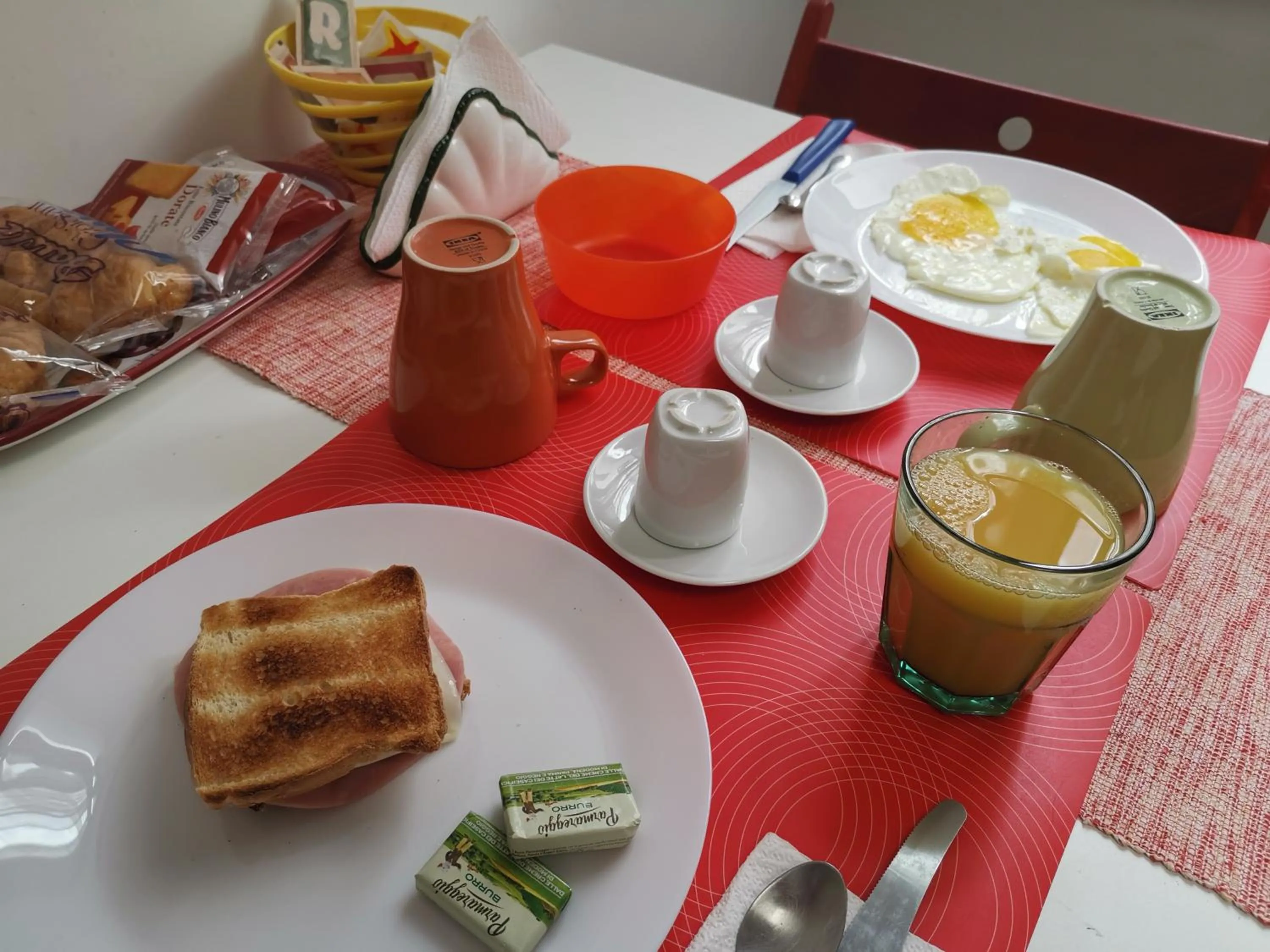 Food and drinks in Home 103