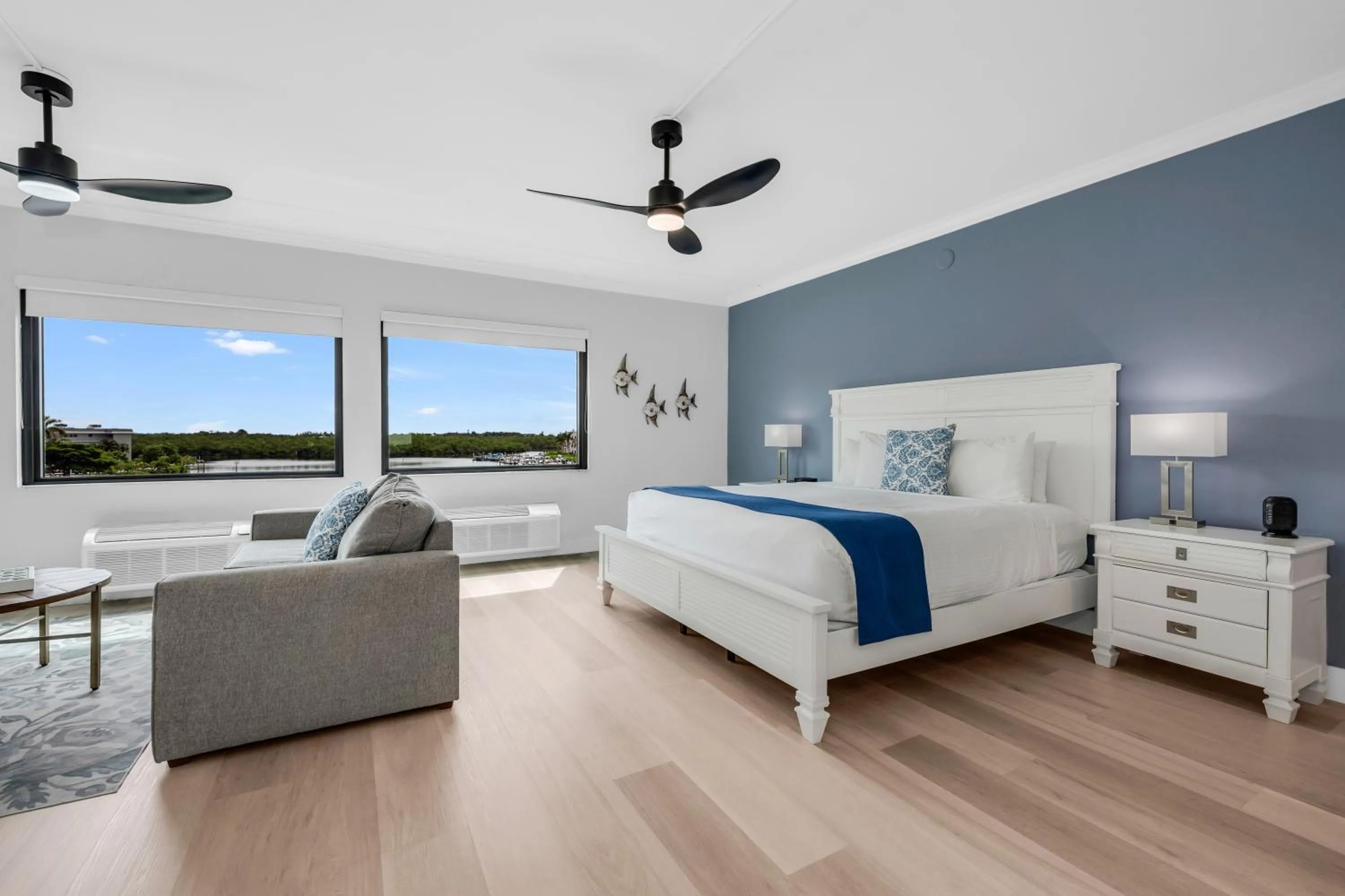 Bed in Bayfront Inn 5th Avenue