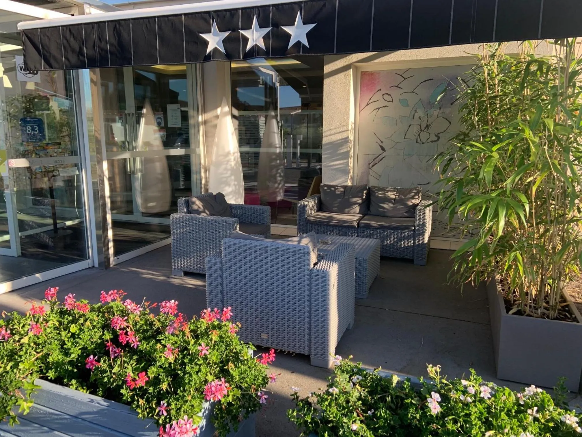 Living room in Hôtel Gardenia Bordeaux Est