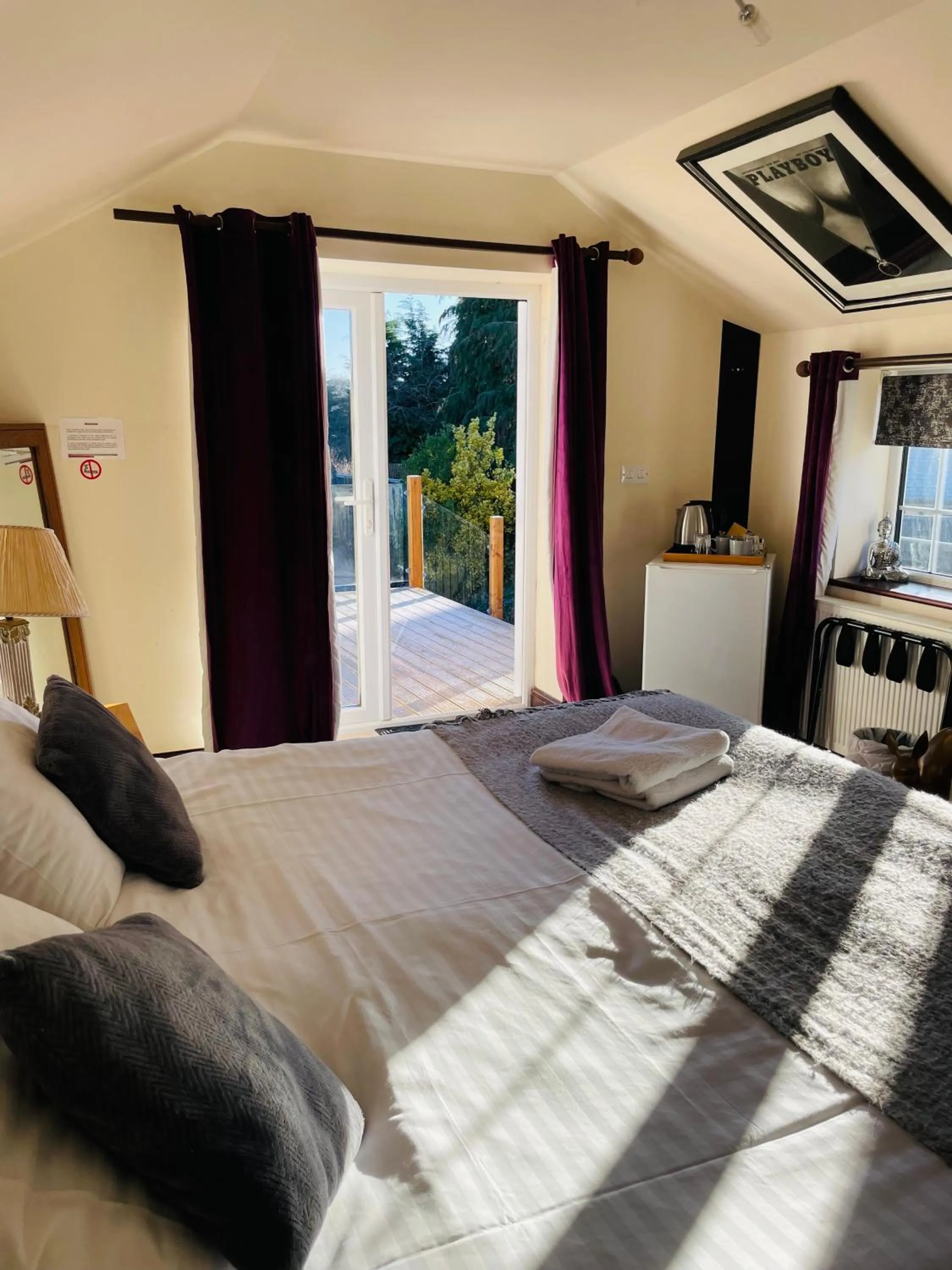 Photo of the whole room, Bed in Jasmine House