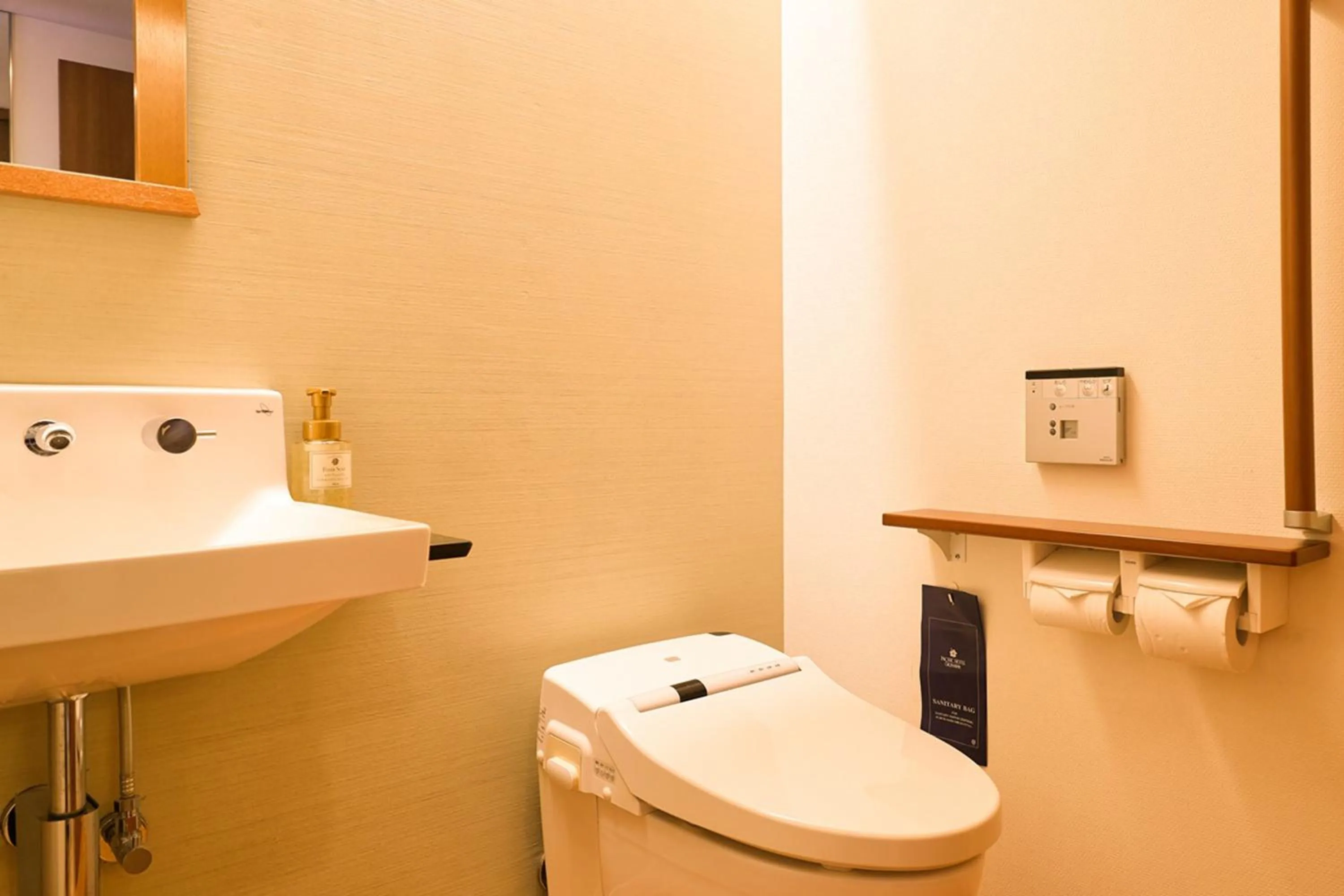 Toilet in Pacific Hotel Okinawa