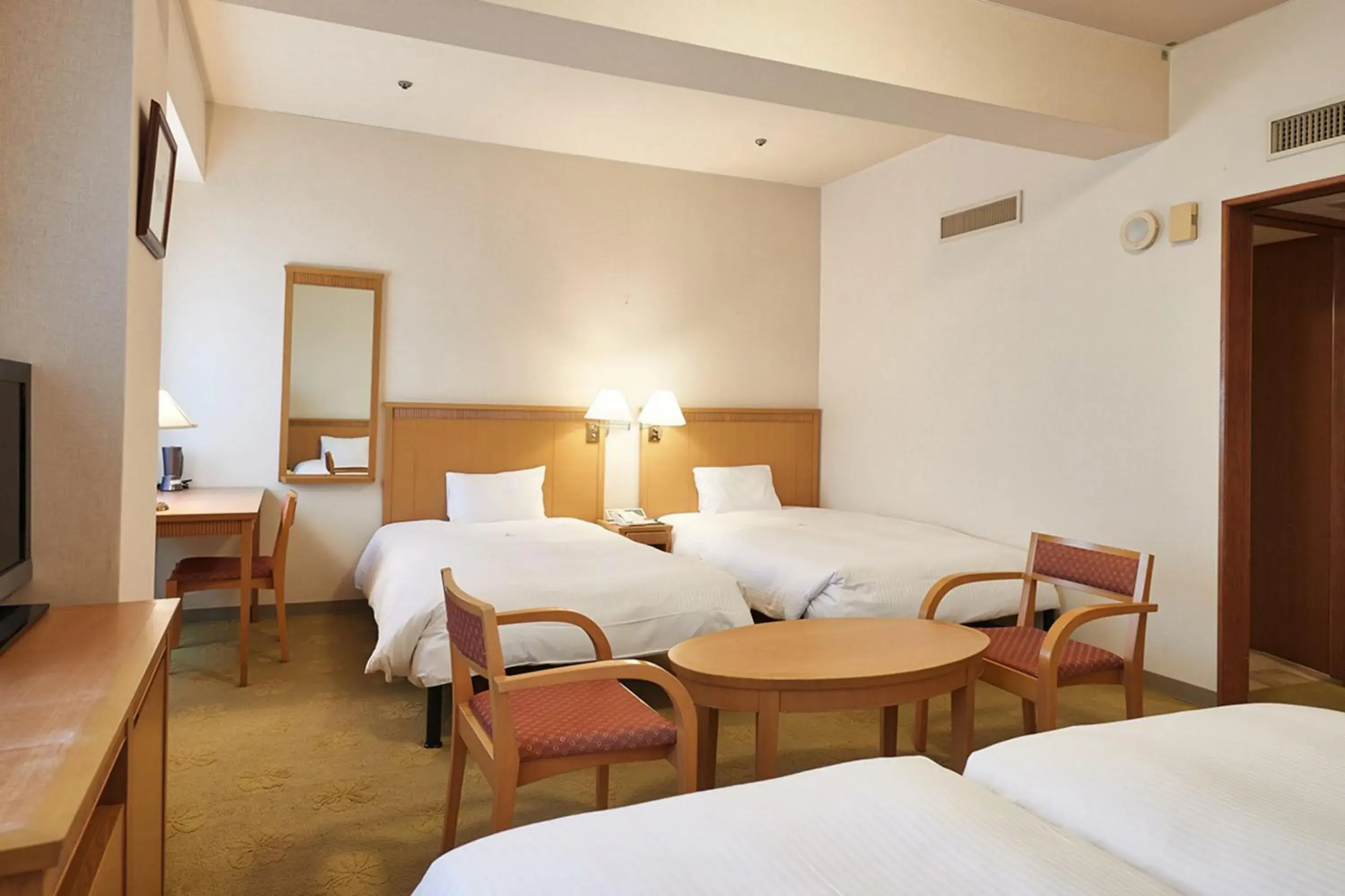 Pacific Deluxe Quadruple Room - Non-Smoking in Pacific Hotel Okinawa Pacific Deluxe Quadruple Room - Non-Smoking in Pacific Hotel Okinawa