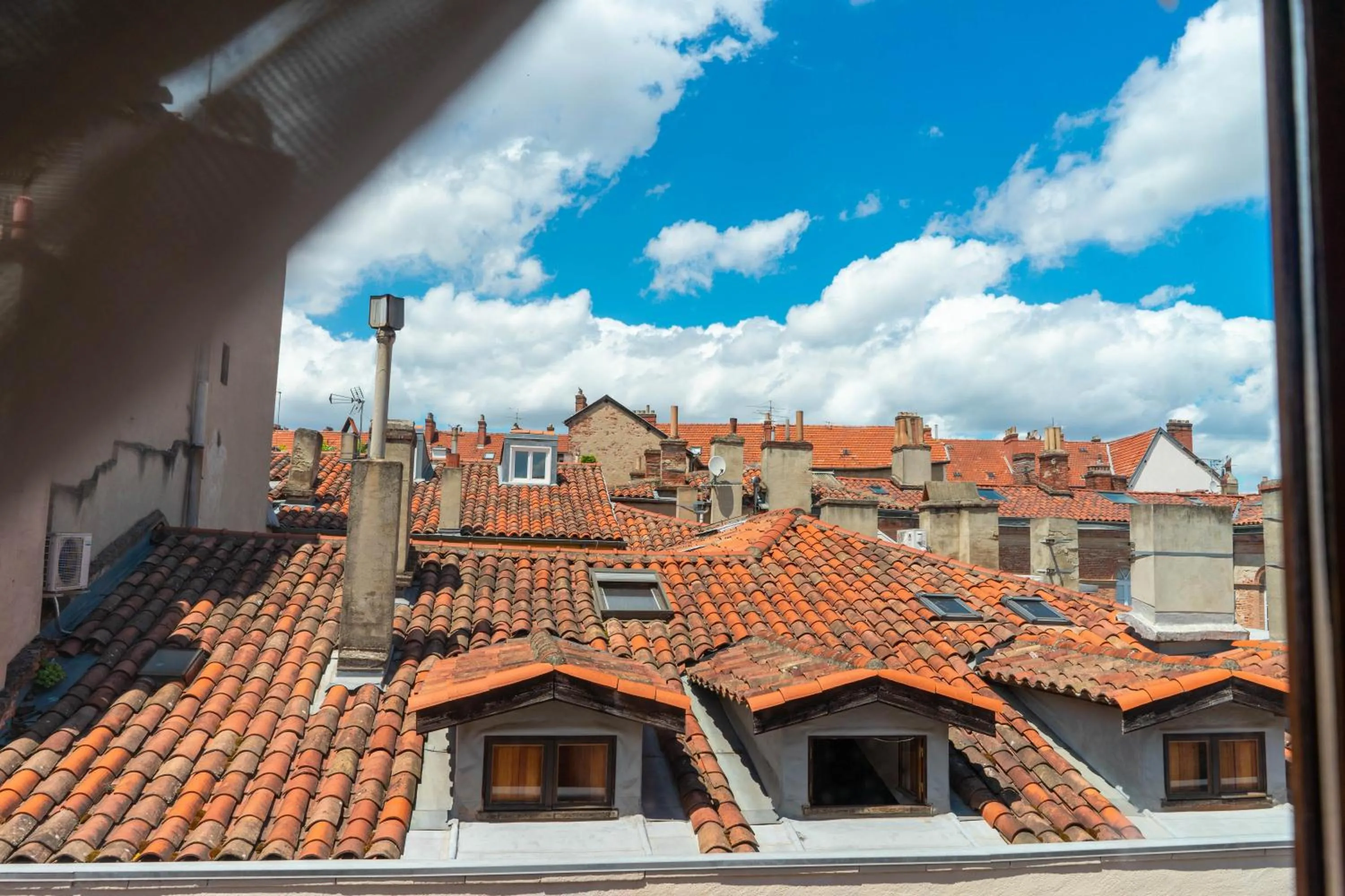 City view in Hôtel Croix Baragnon