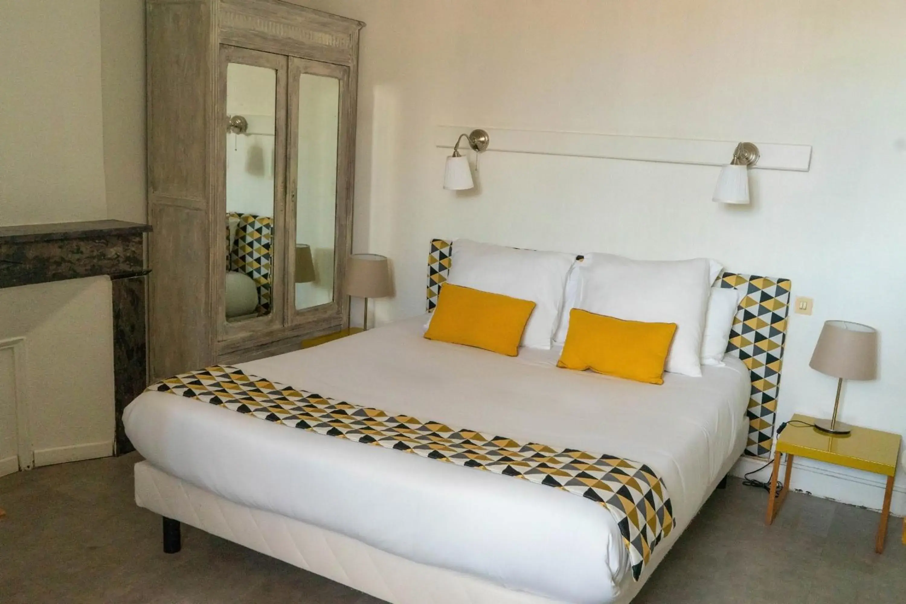 Double Room in Hôtel Croix Baragnon Double Room in Hôtel Croix Baragnon