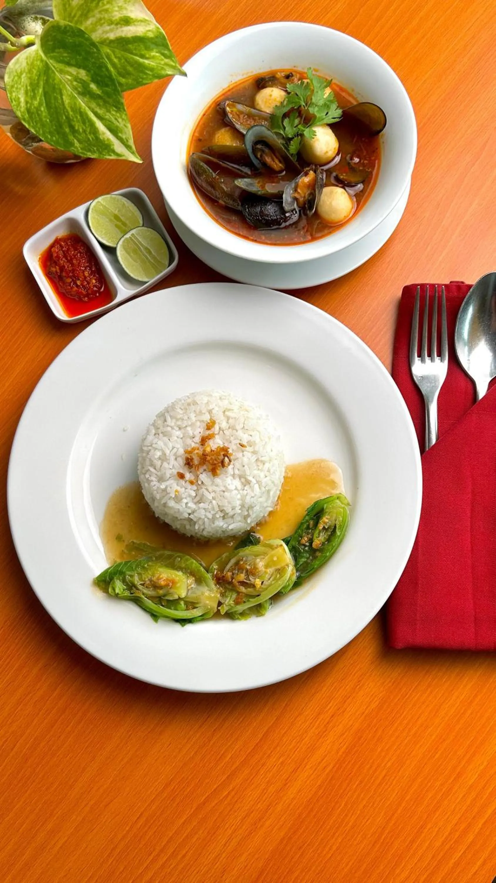 Restaurant/places to eat in Soll Marina Hotel Serpong