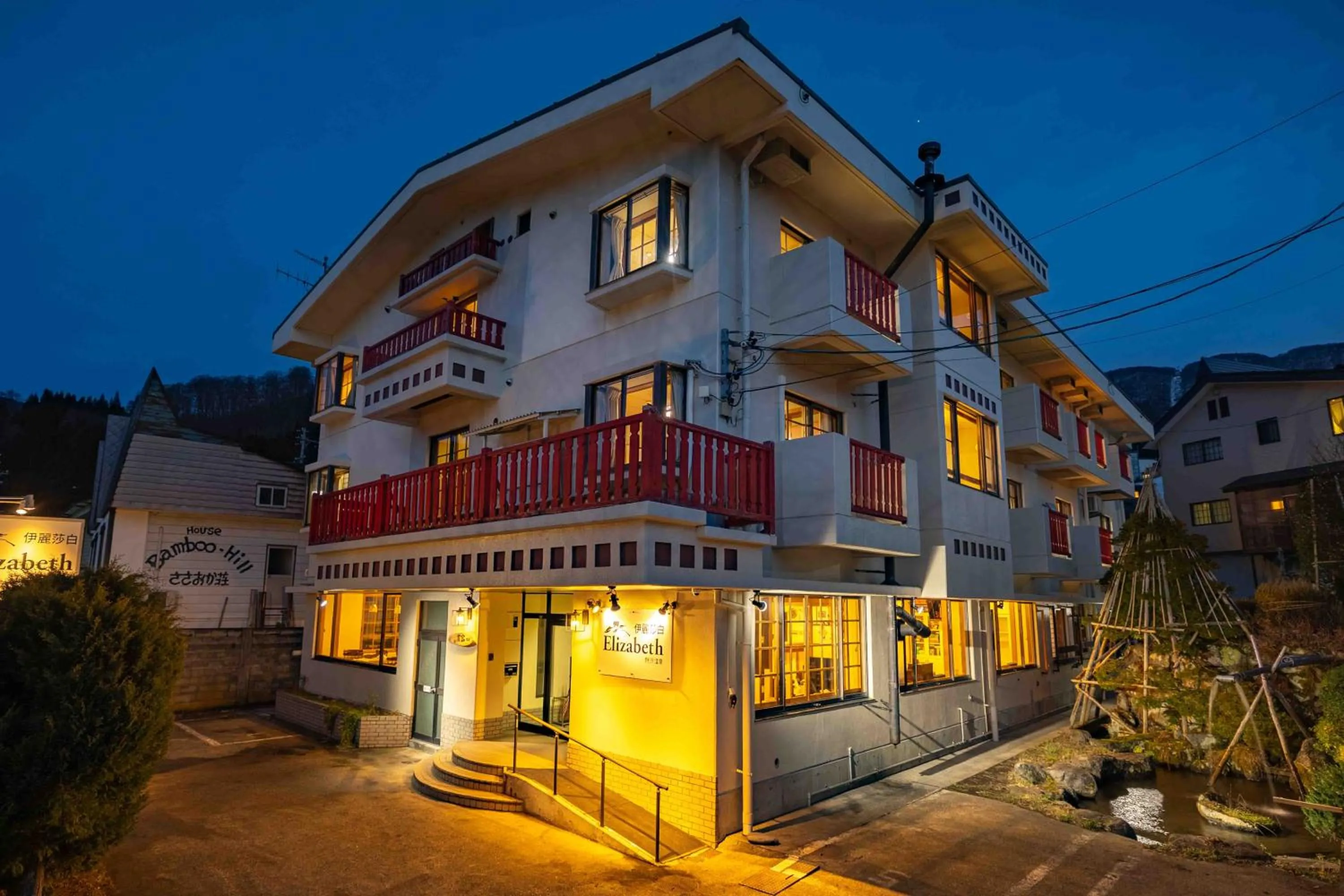 Property building in Elizabeth