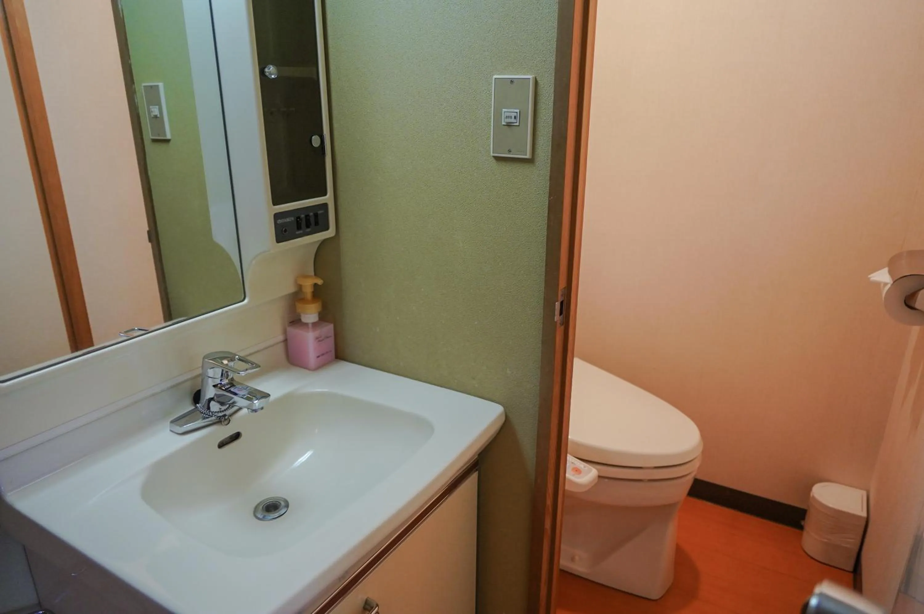 Bathroom in Elizabeth