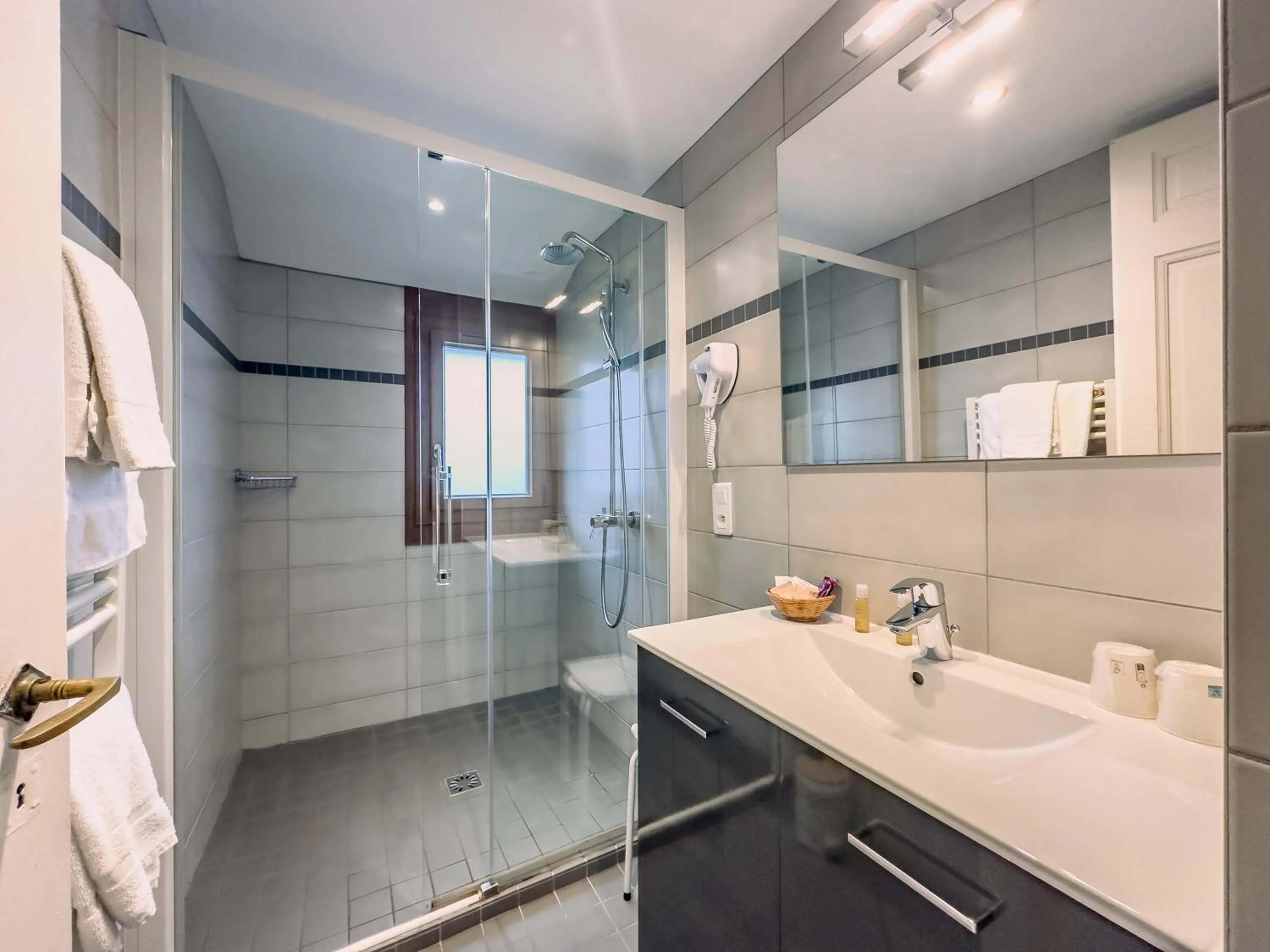 Shower in Hôtel De La Plage