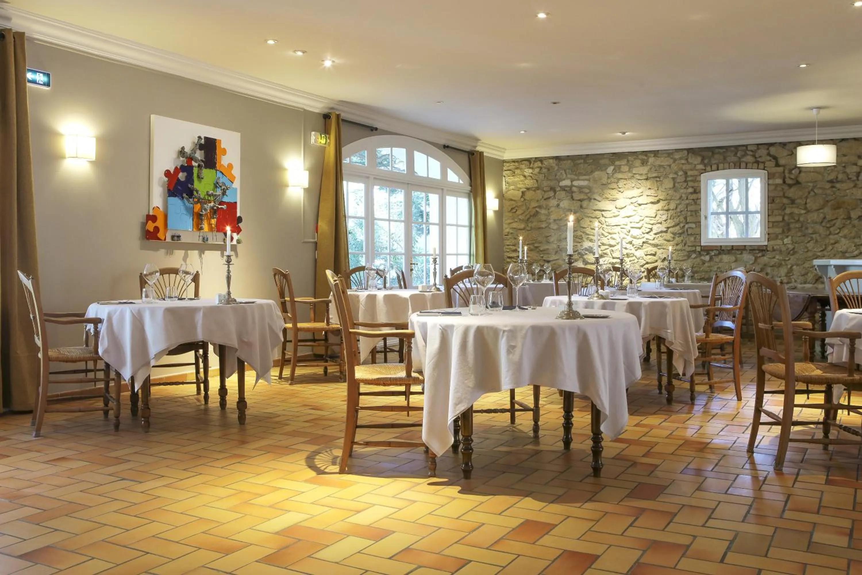 Restaurant/places to eat in Logis Hôtel La Sommellerie