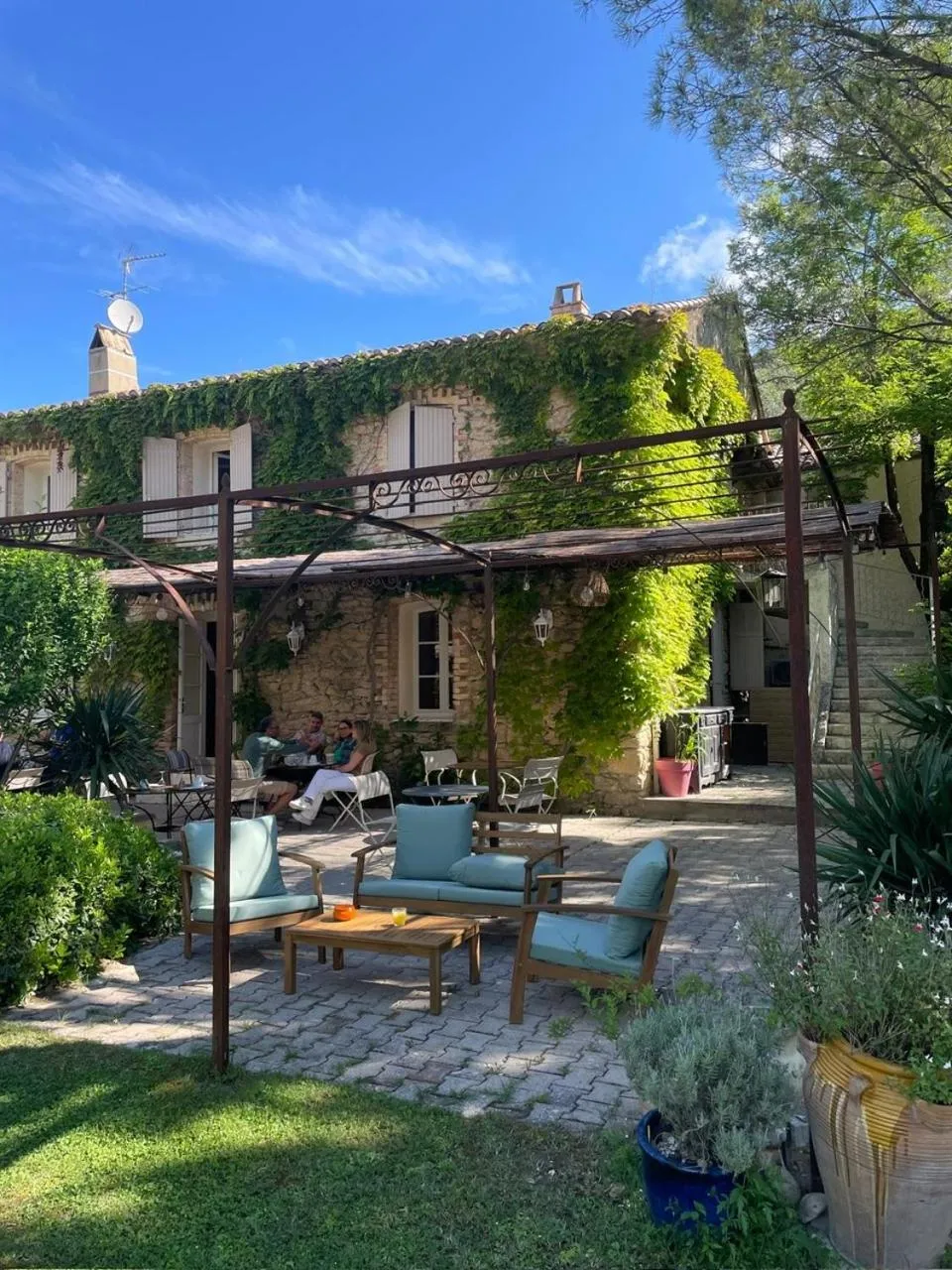 Garden in Logis Hôtel La Sommellerie