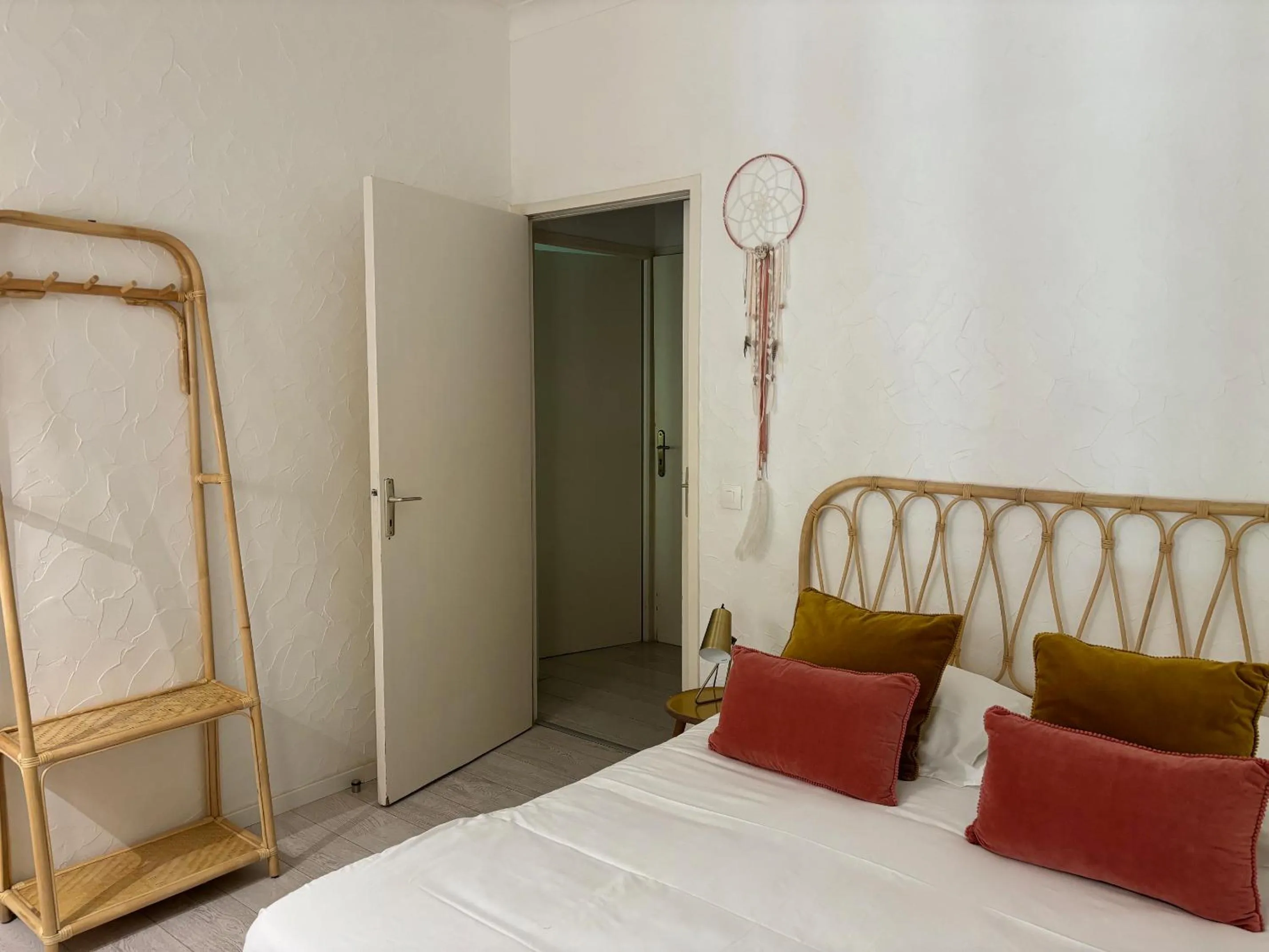 Bedroom, Bed in Logis Hôtel La Sommellerie