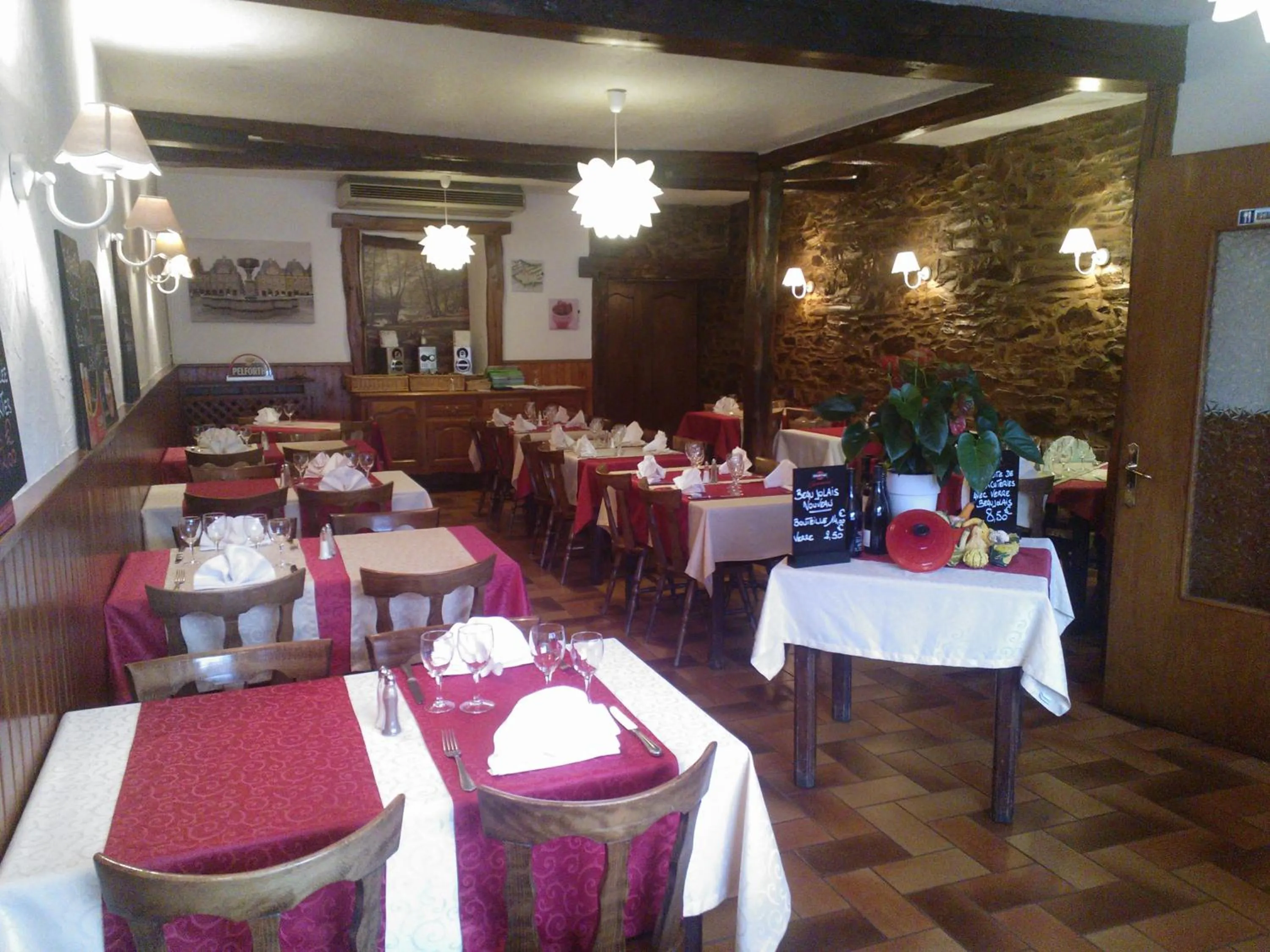 Restaurant/places to eat in Logis Hôtel Restaurant Le Franco Belge