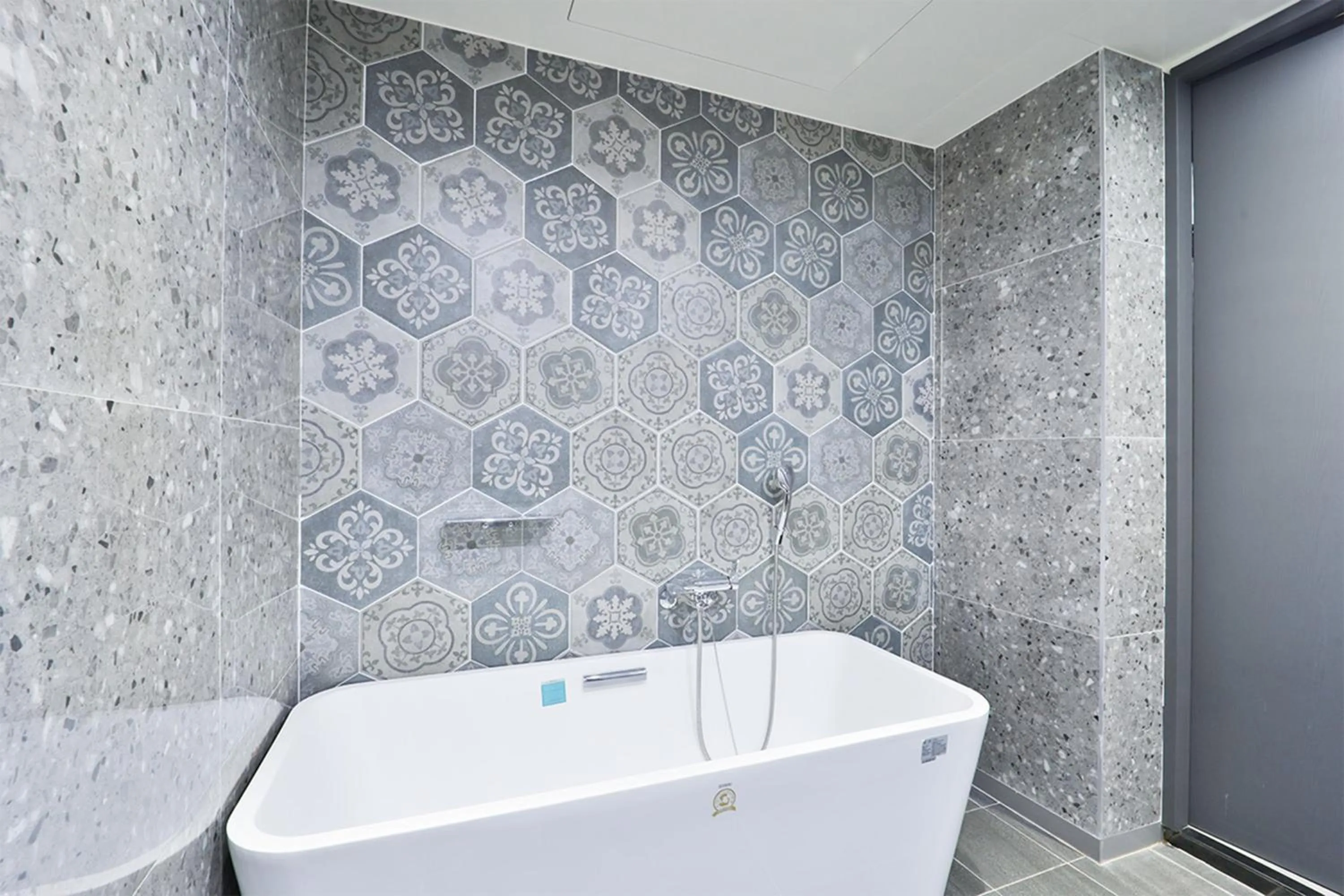 Bathroom in HOTEL YUNA Business