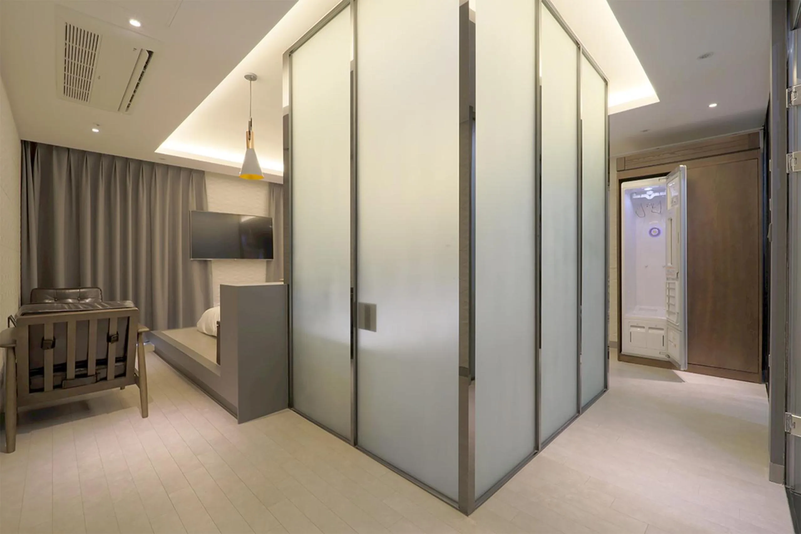 Photo of the whole room in HOTEL YUNA Business