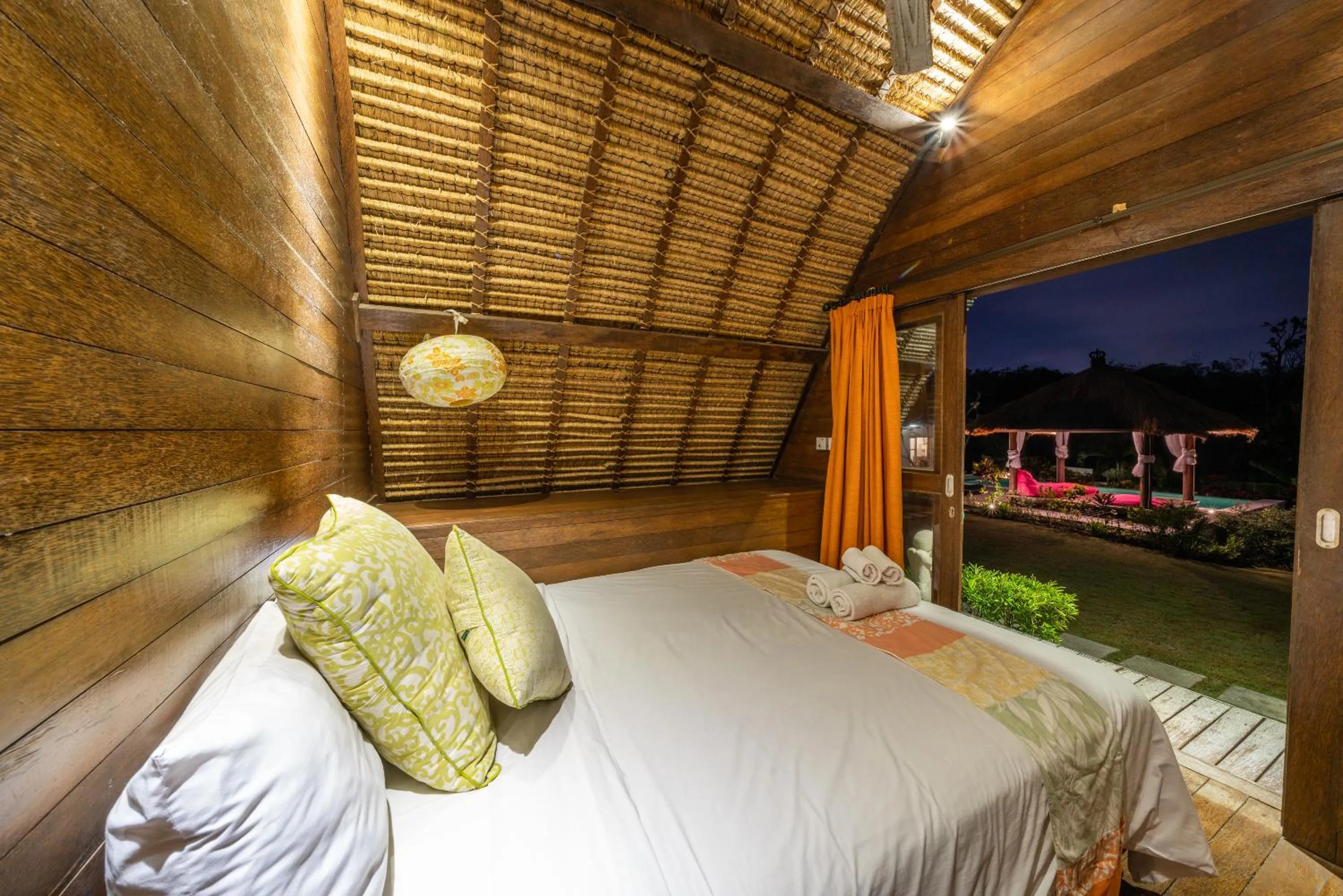 Bed in Villa Bali Paradis