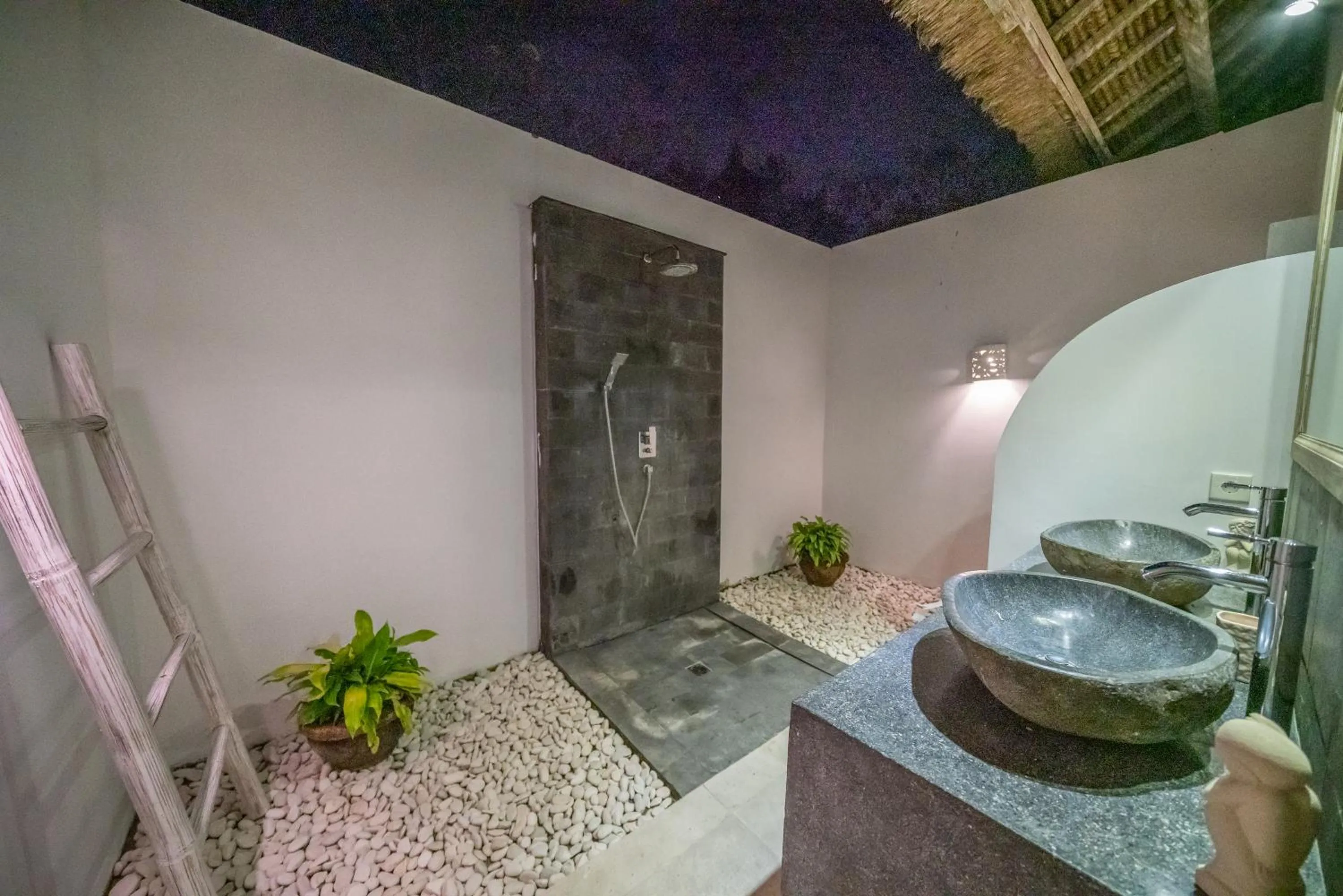 Bathroom in Villa Bali Paradis