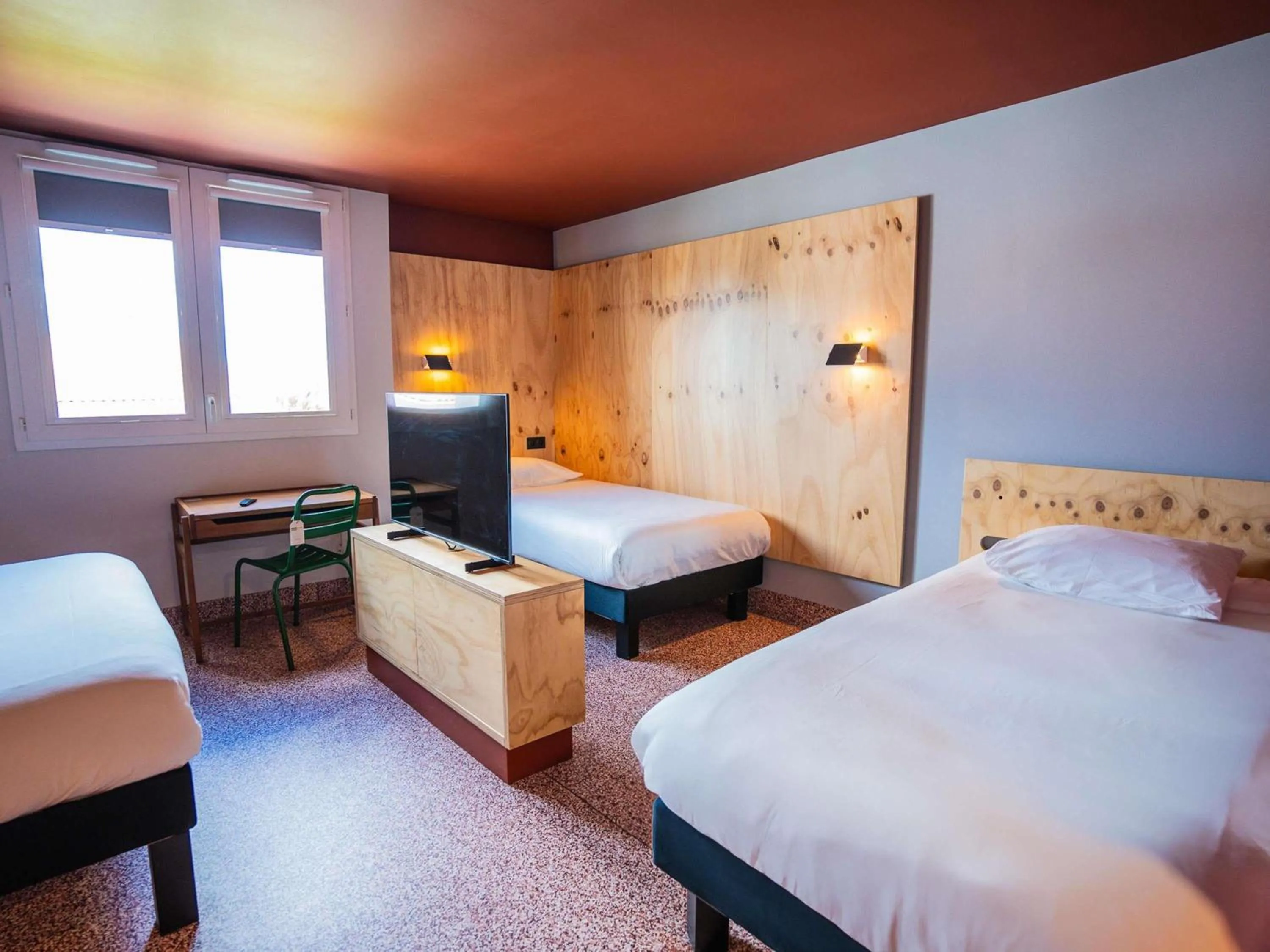 Bedroom, Bed in Greet hôtel Montpellier Aéroport Parc des Expos