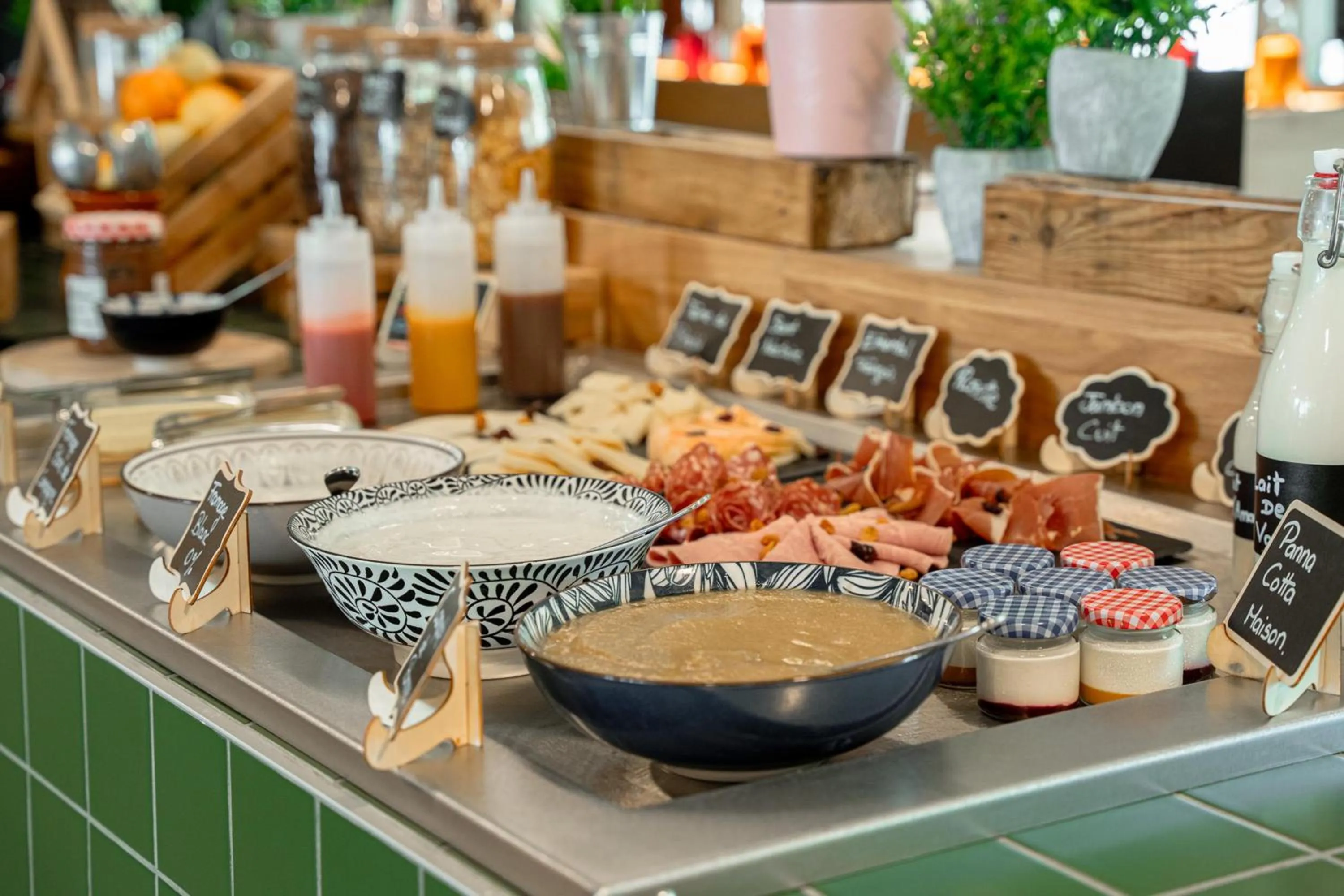 Breakfast in Greet hôtel Montpellier Aéroport Parc des Expos
