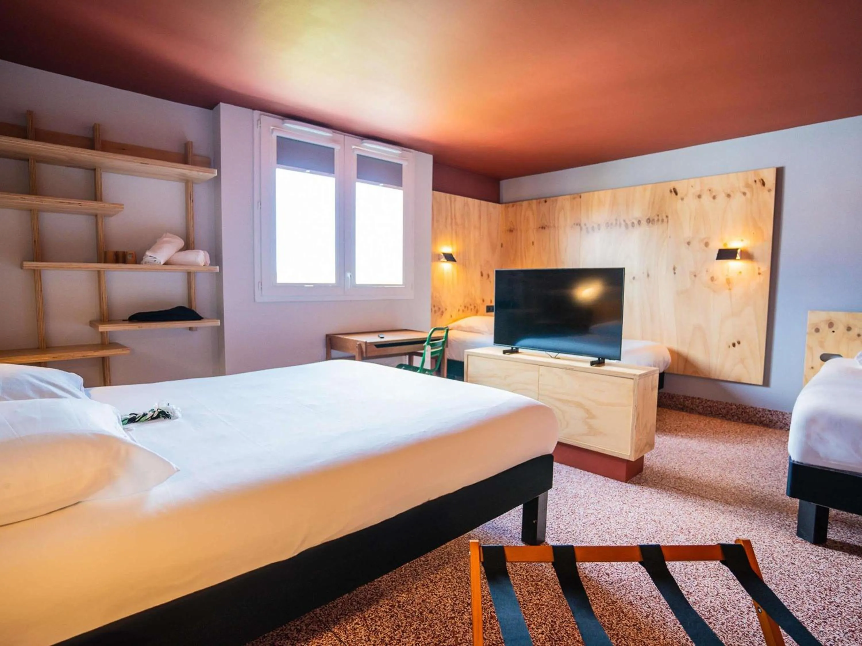 Bedroom, Bed in Greet hôtel Montpellier Aéroport Parc des Expos