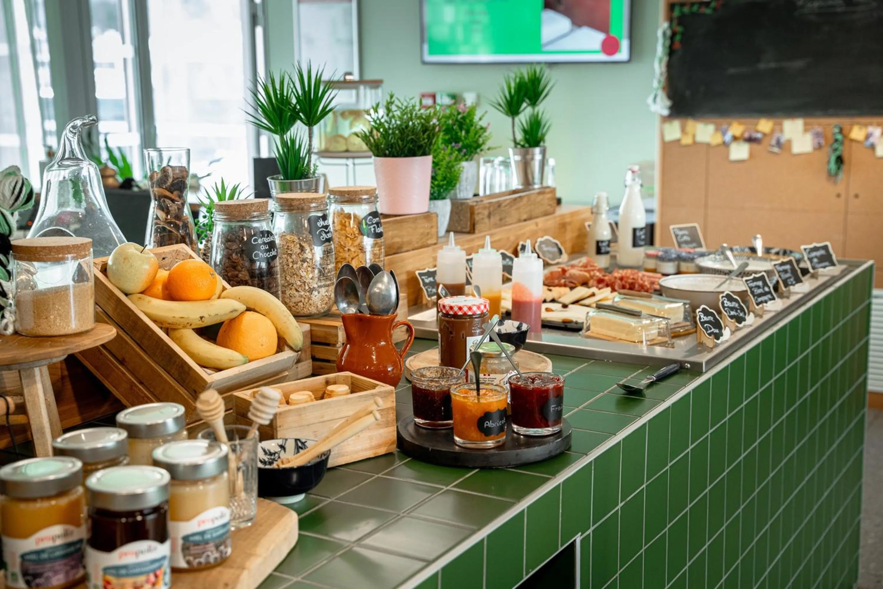 Breakfast in Greet hôtel Montpellier Aéroport Parc des Expos