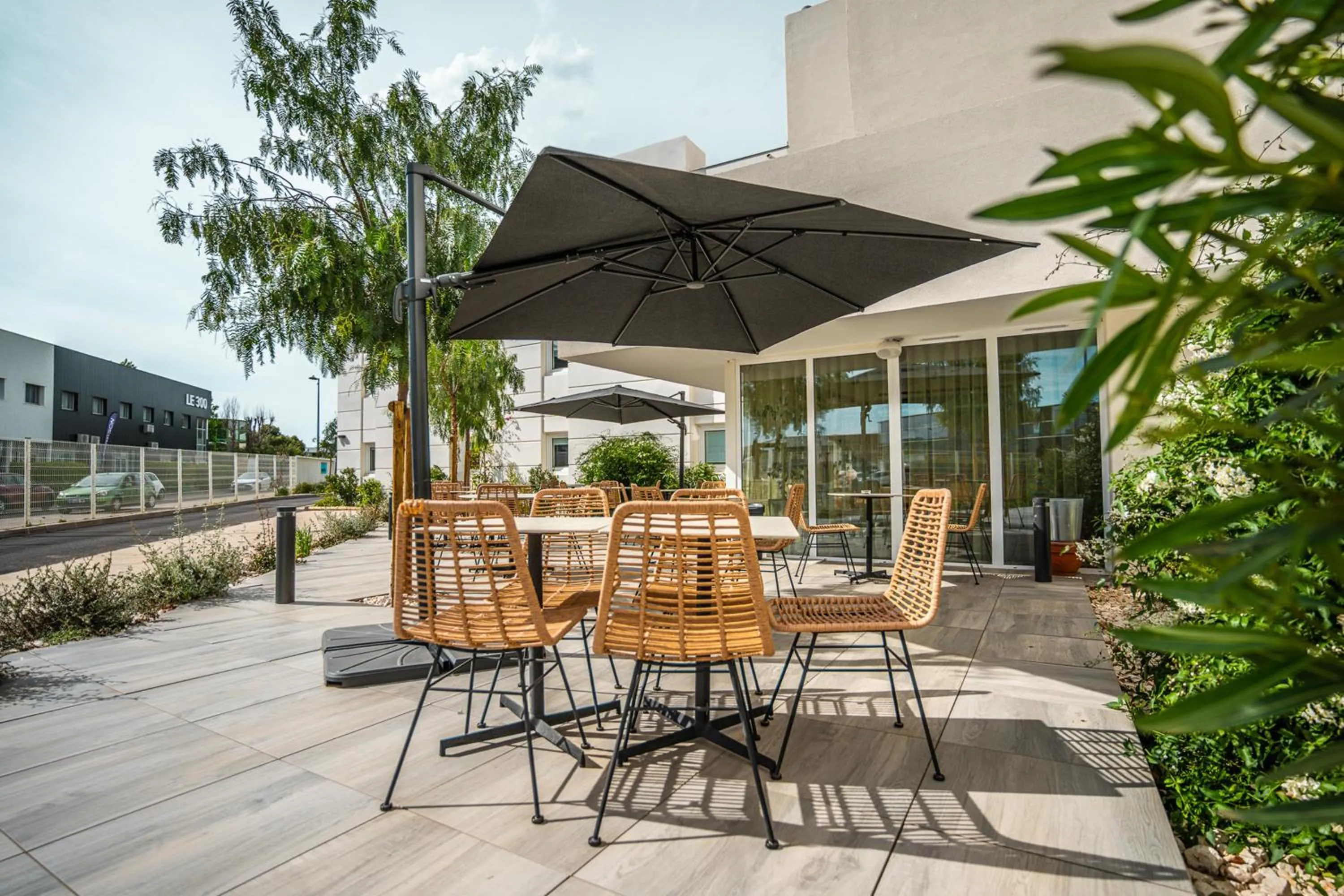 Patio in Greet hôtel Montpellier Aéroport Parc des Expos