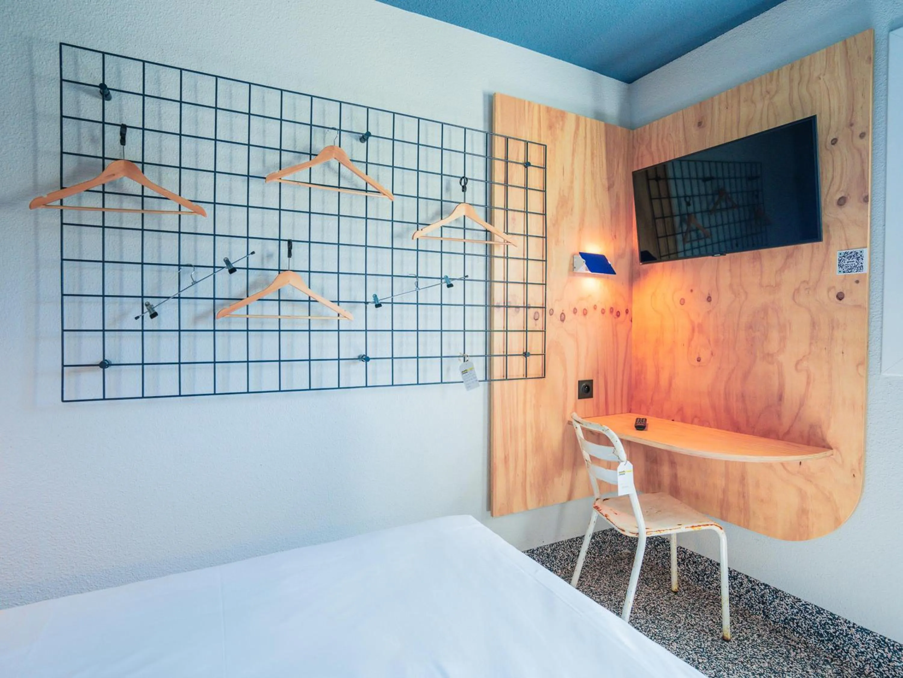 TV and multimedia, Bed in Greet hôtel Montpellier Aéroport Parc des Expos