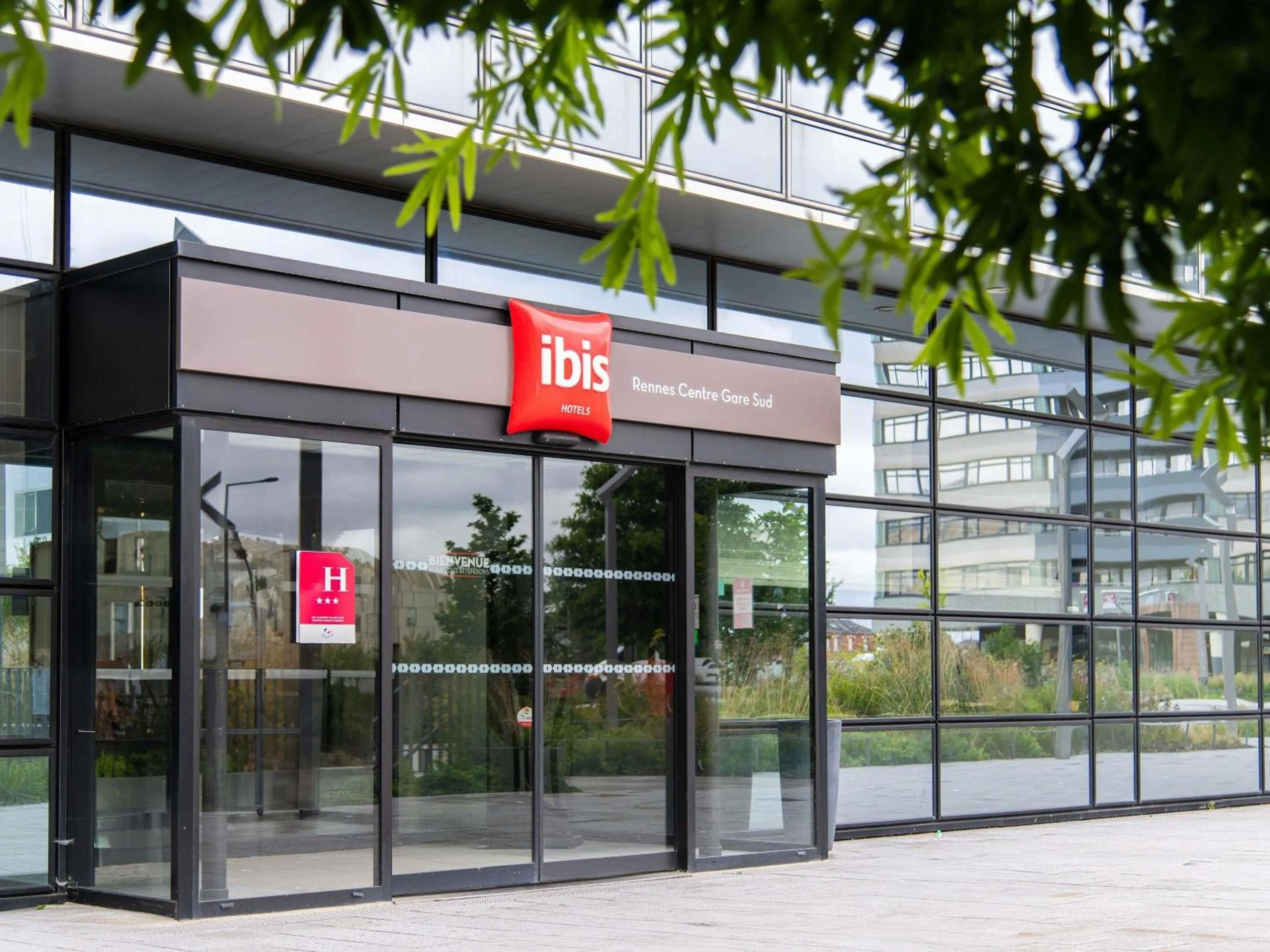 Property building in Hotel ibis Rennes Centre Gare Sud