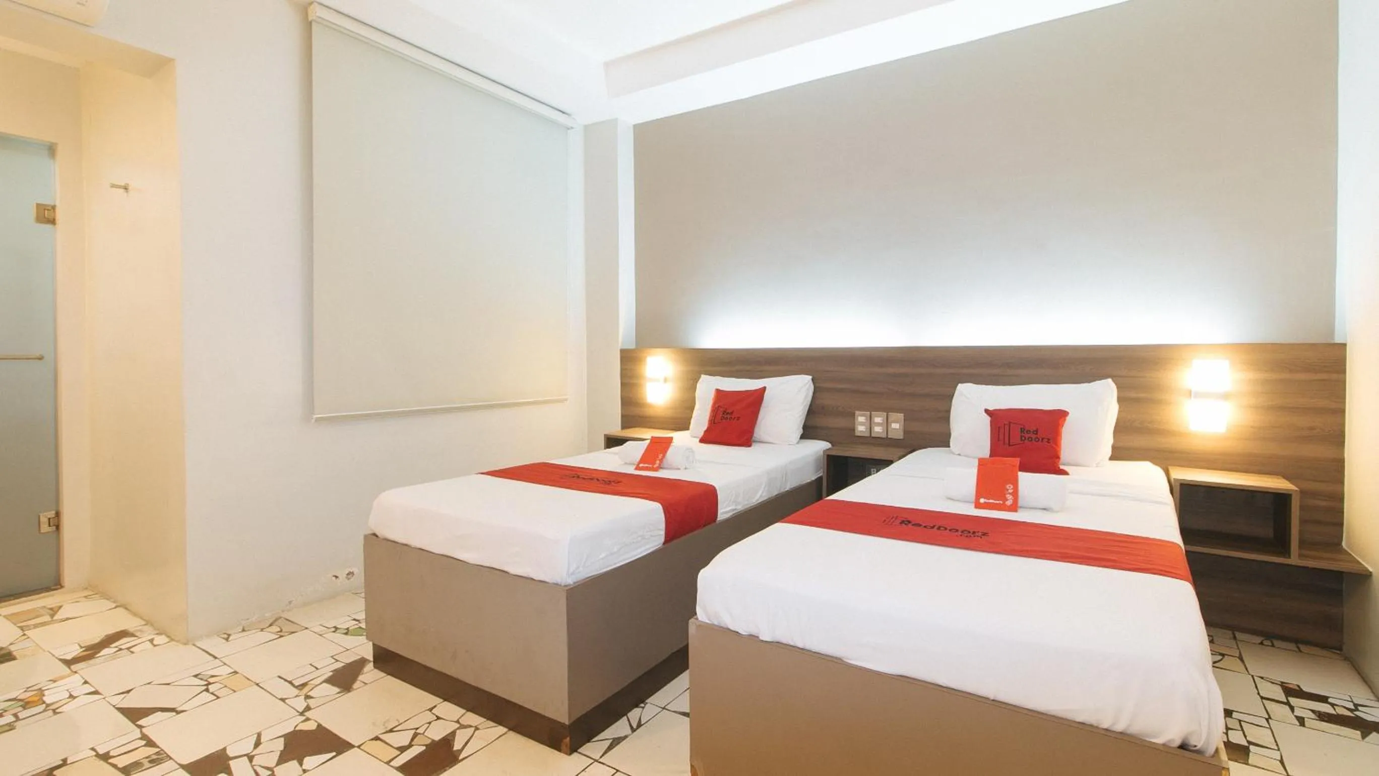 Bedroom, Bed in RedDoorz at V Plaza Hotel Manila