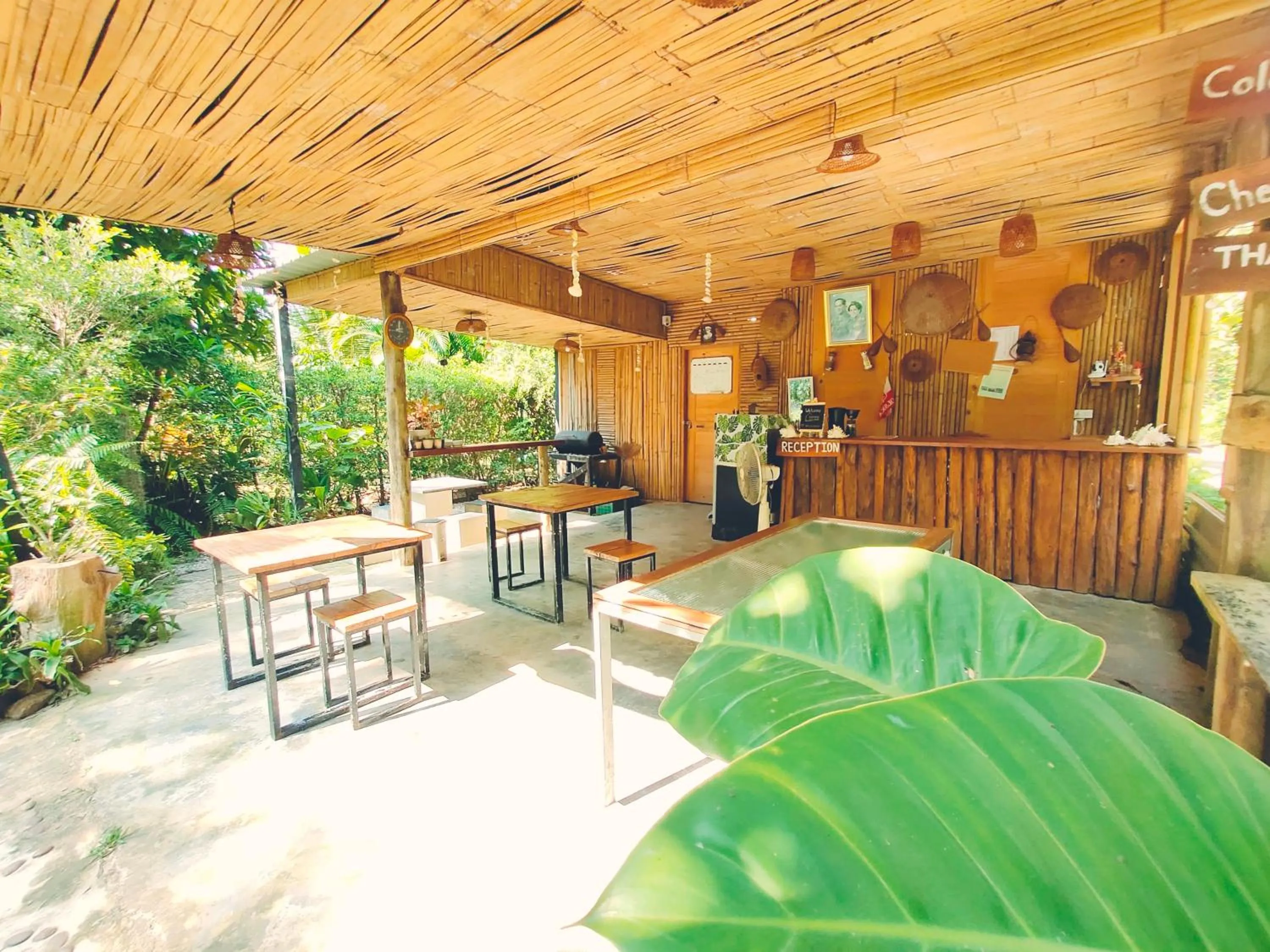 Restaurant/places to eat in Kohmook Nurse House