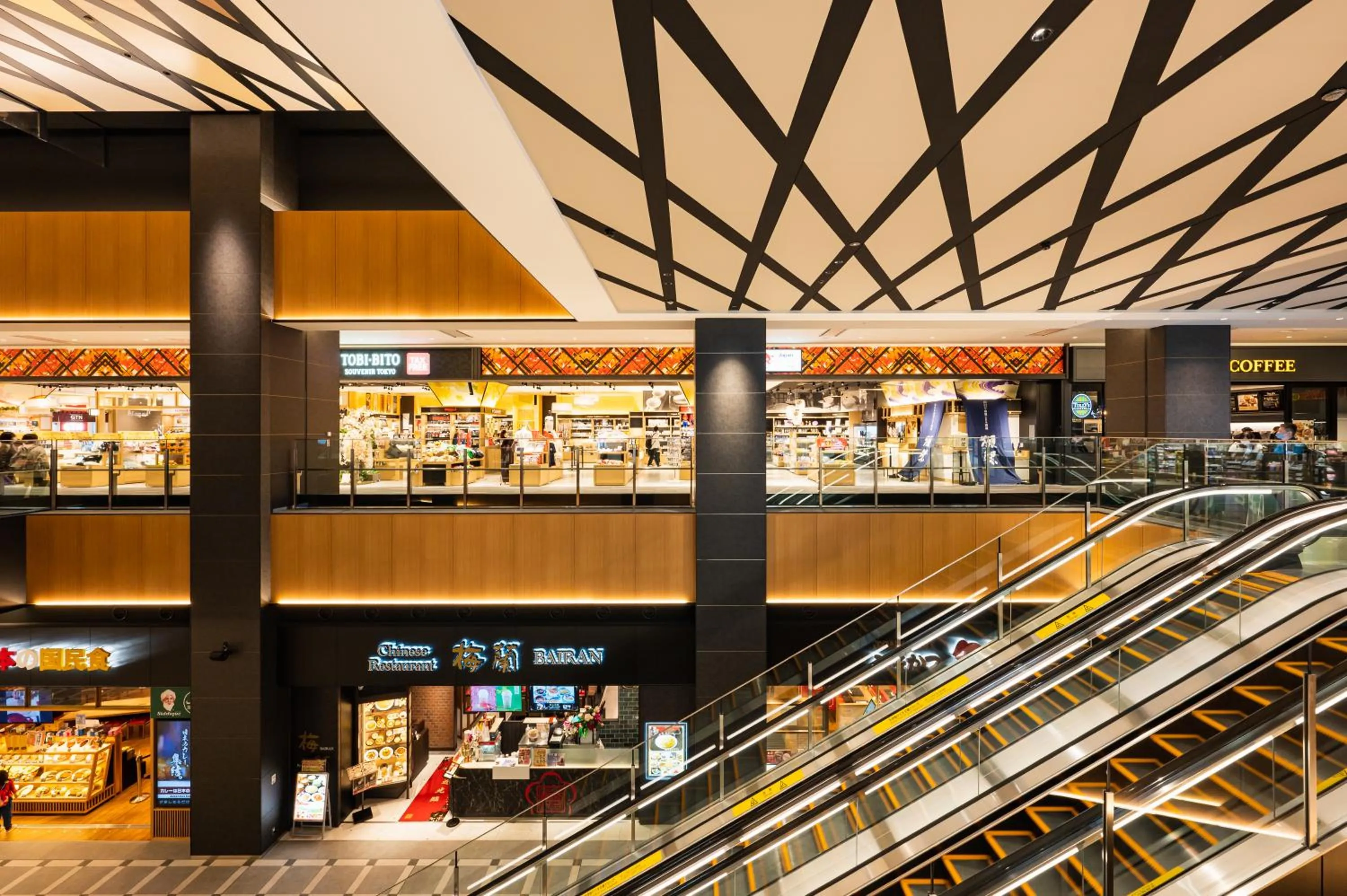 Shopping Area in Villa Fontaine Grand Haneda Airport