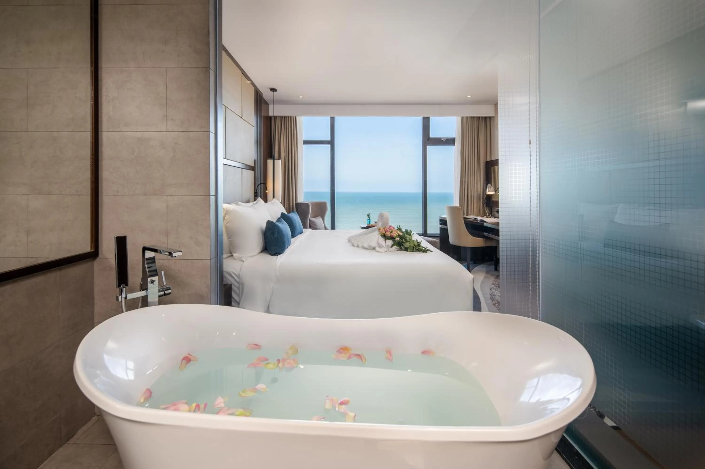 Toilet in Minh Toan SAFI Ocean Hotel