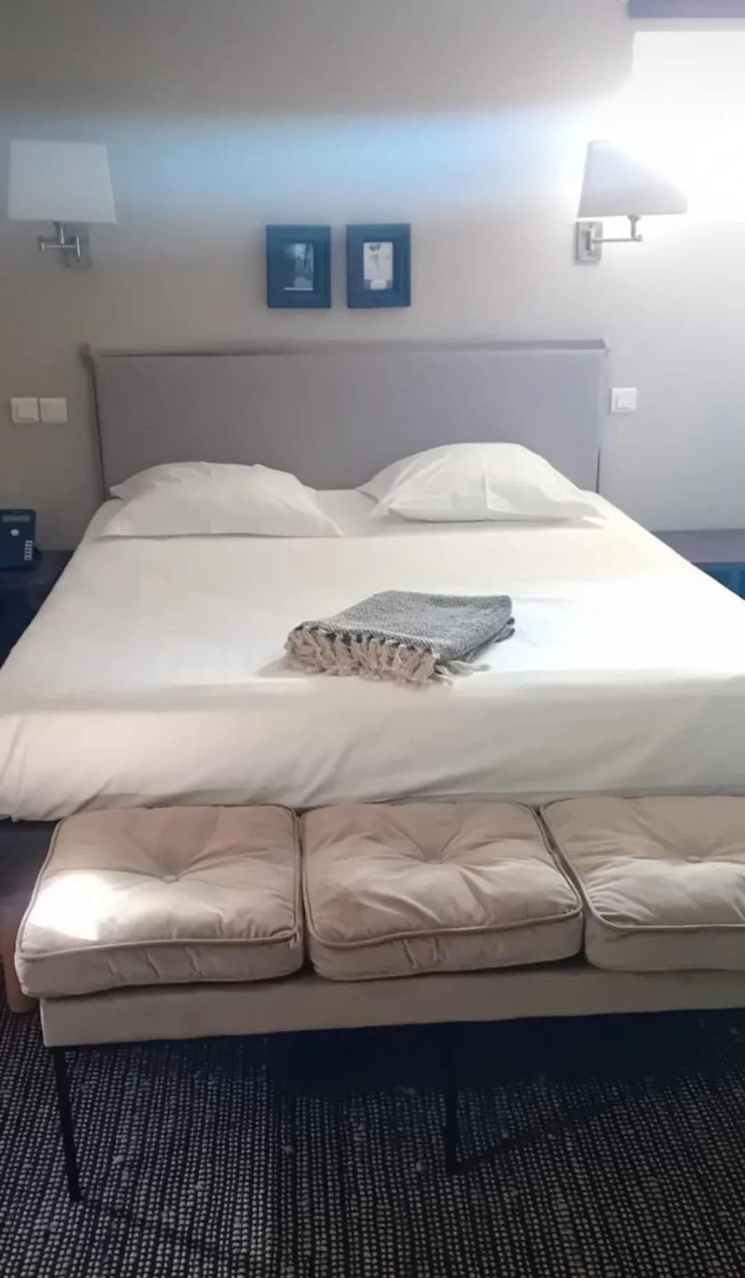 Bedroom, Bed in Hôtel de Mirmande