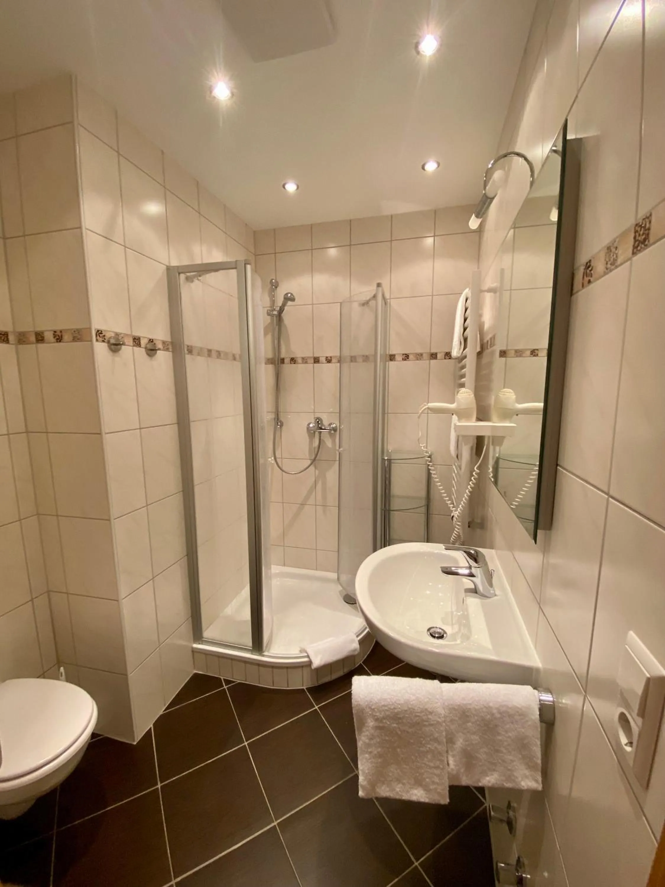 Bathroom in Hotel Gästehaus auf der Lay