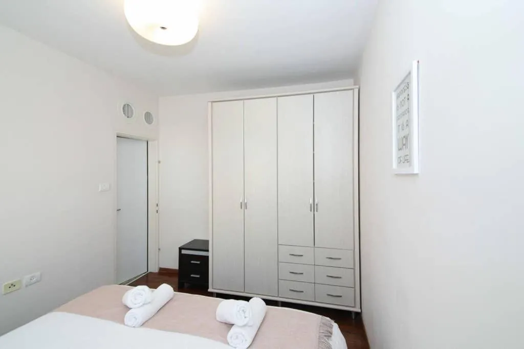 Bed in 107 - King David Residence - Jerusalem-Rent