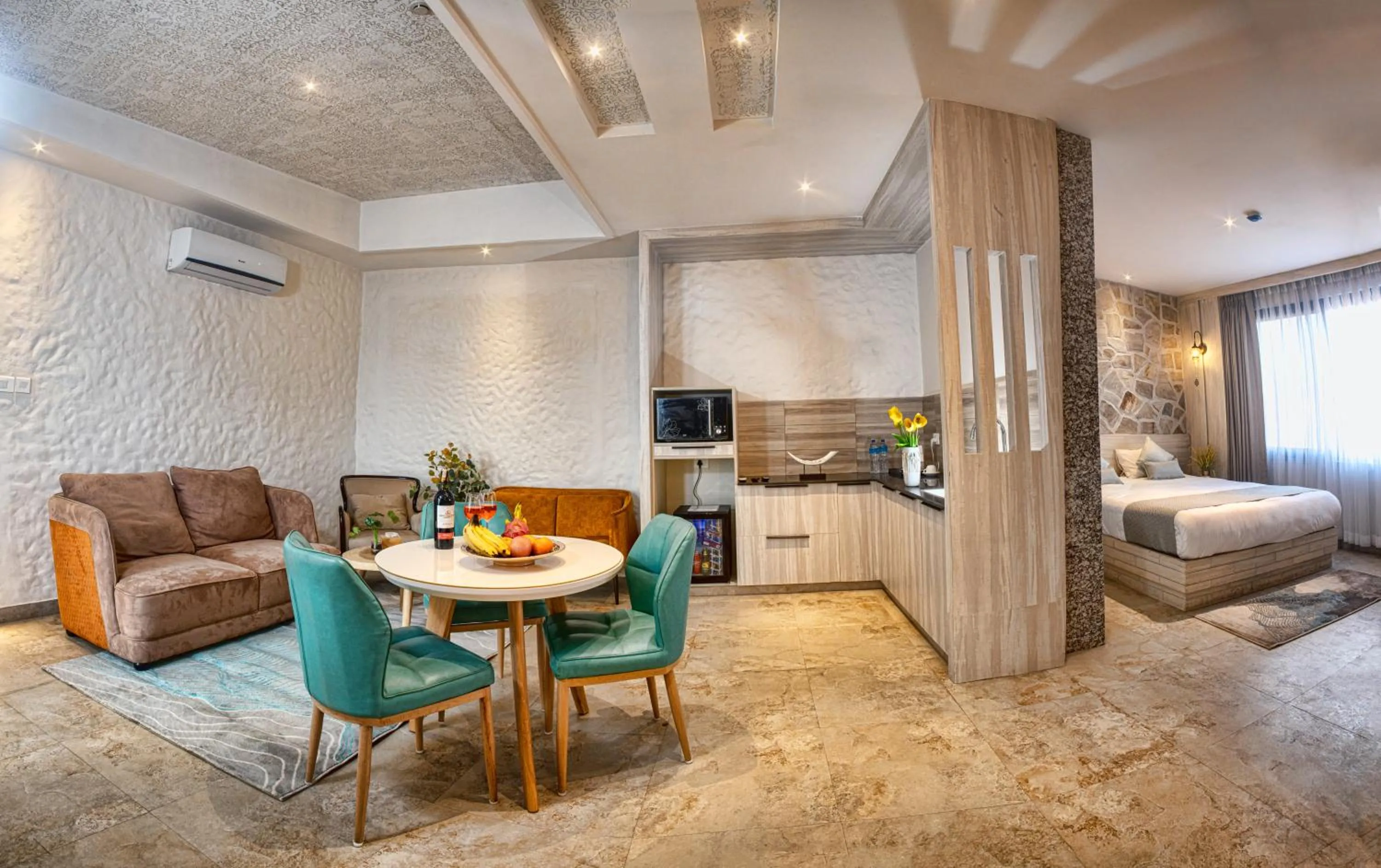 Kitchen or kitchenette, Bed in Arushi Boutique Hotel