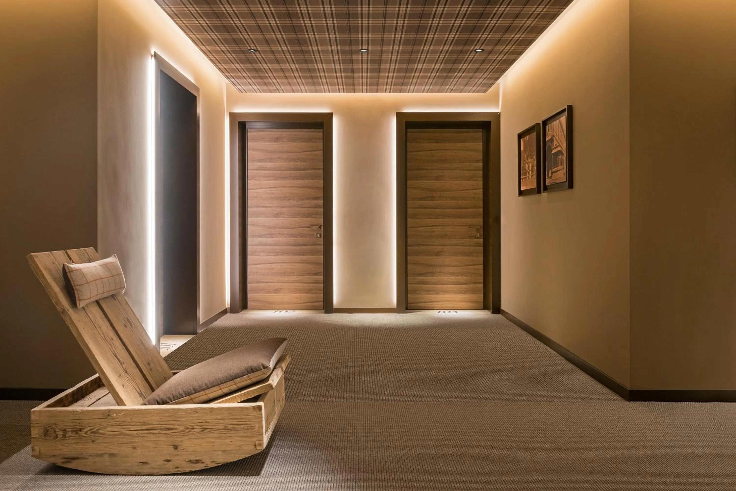 Living room, Bed in QC Room San Pellegrino