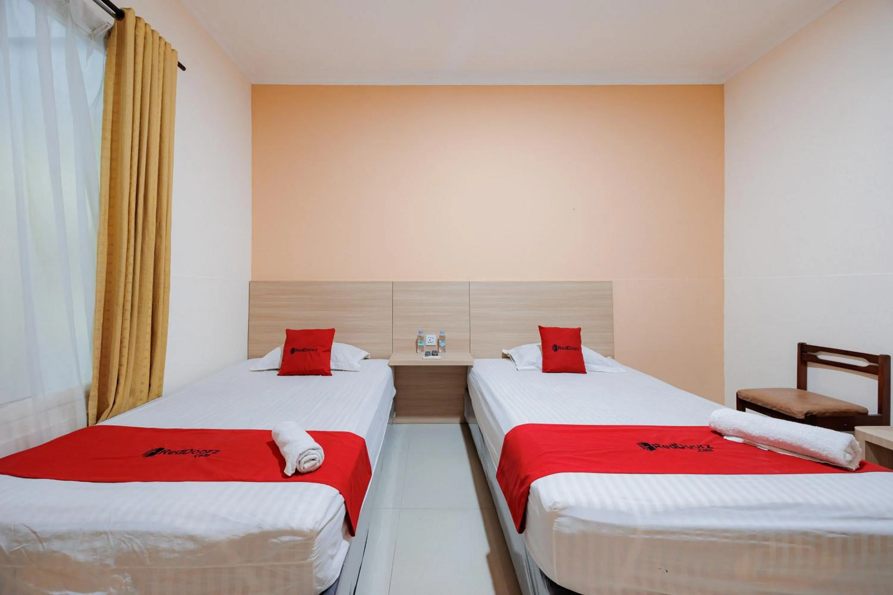 Bedroom, Bed in RedDoorz near Siloam Karawaci 3