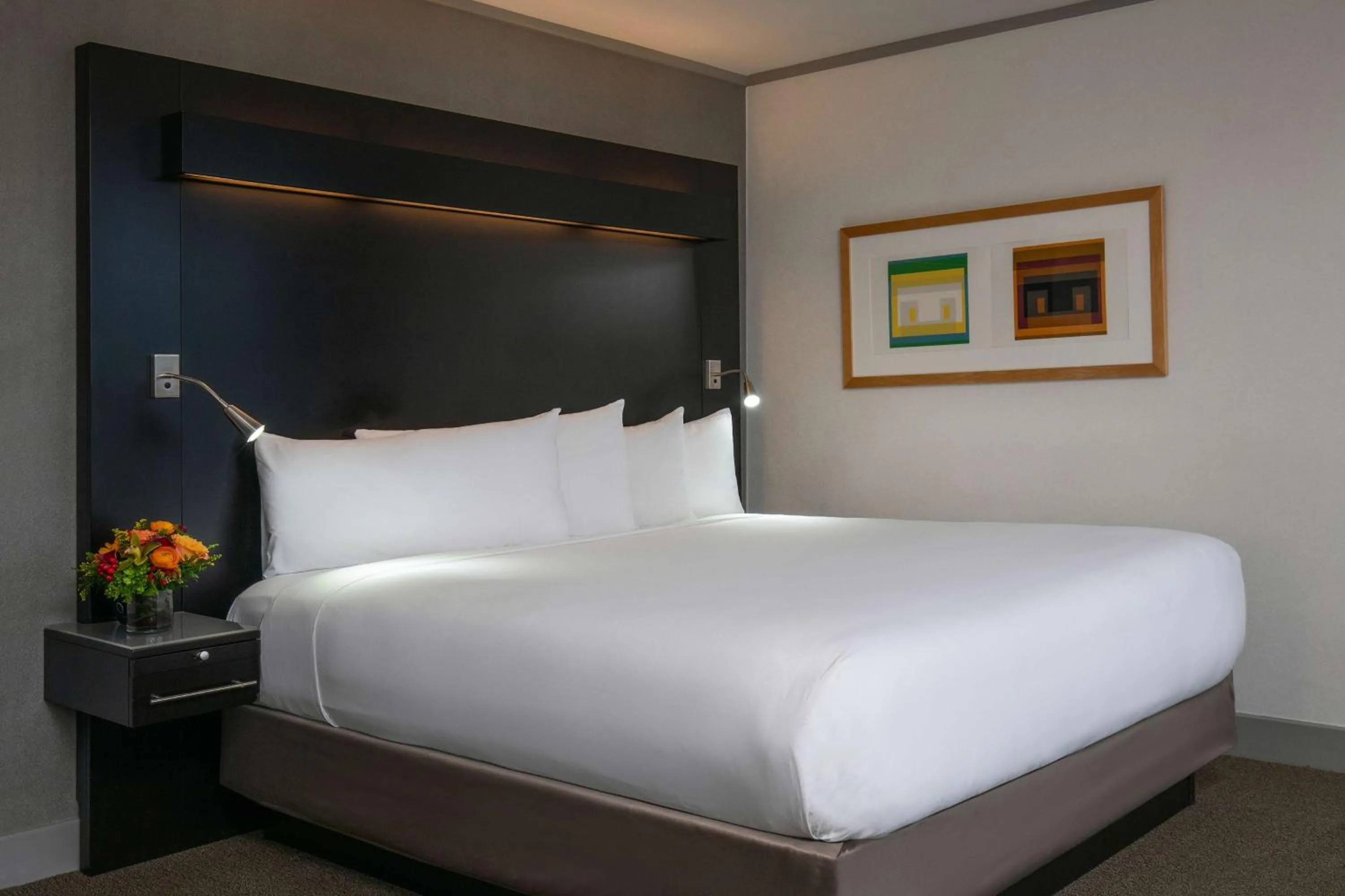 Bedroom, Bed in The Royal Sonesta Boston