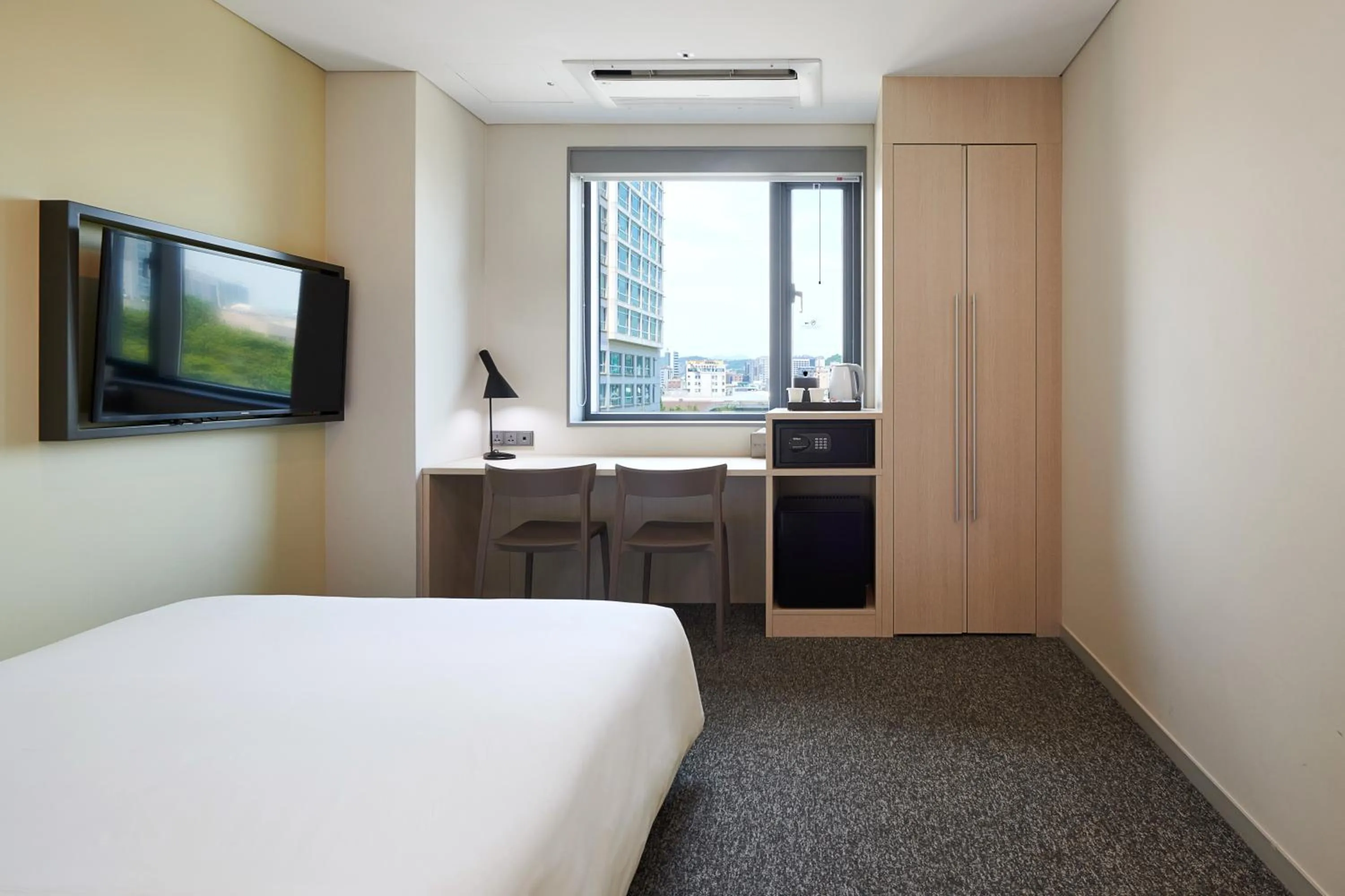 Bed in Nine Tree by Parnas Seoul Dongdaemun