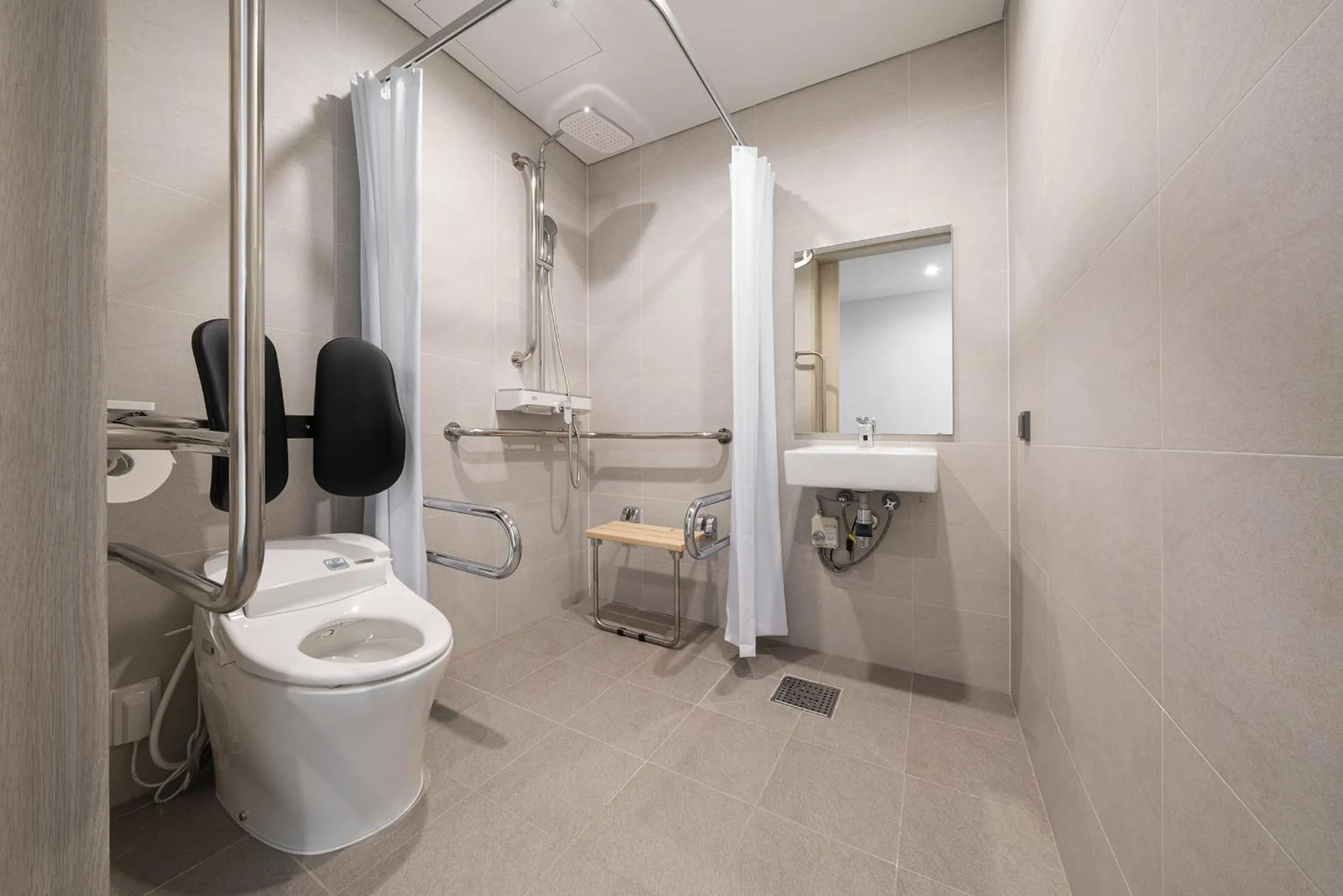 Toilet in Nine Tree by Parnas Seoul Dongdaemun