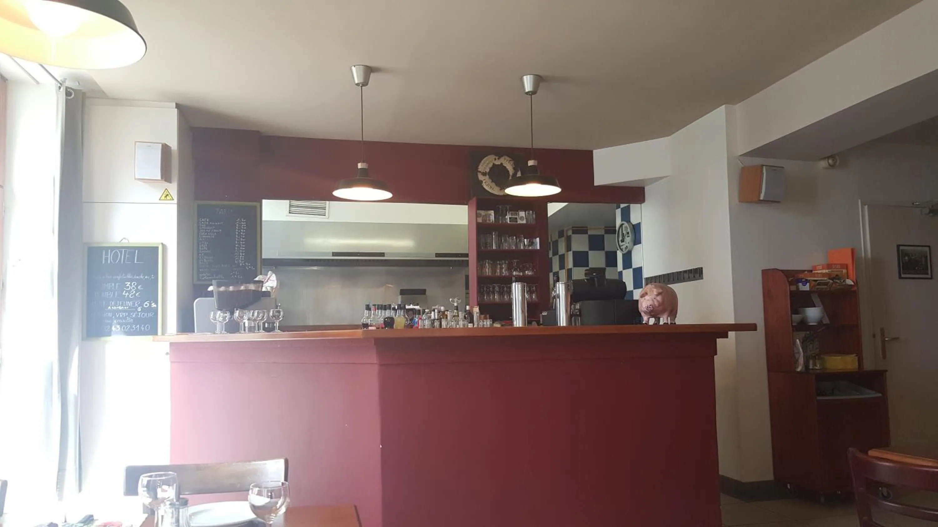 Restaurant/places to eat in Au Pigeon Blanc