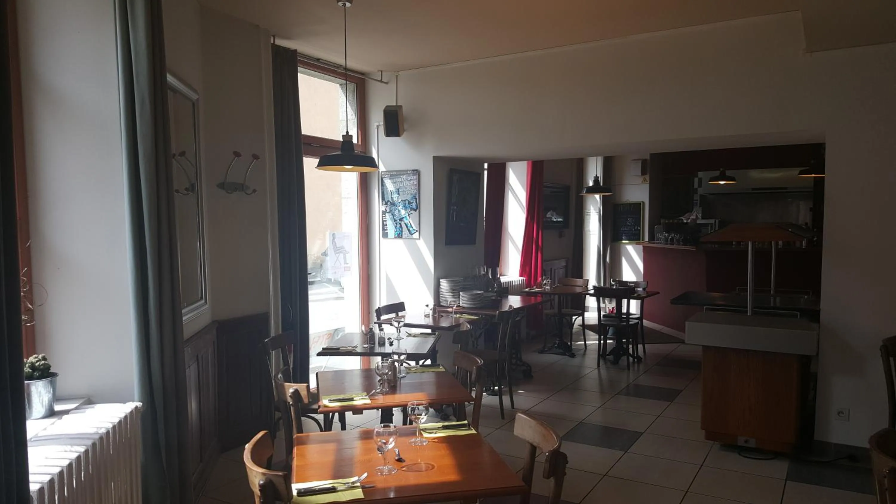 Restaurant/places to eat in Au Pigeon Blanc