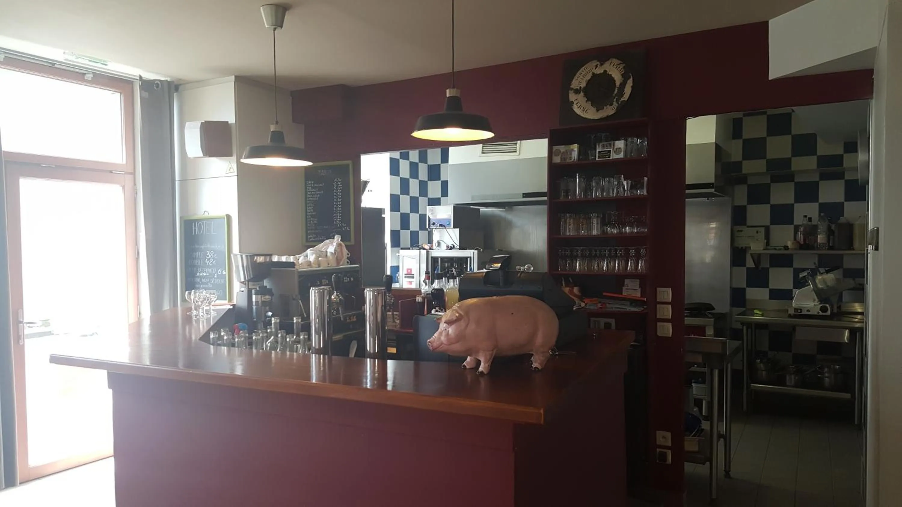 Restaurant/places to eat in Au Pigeon Blanc