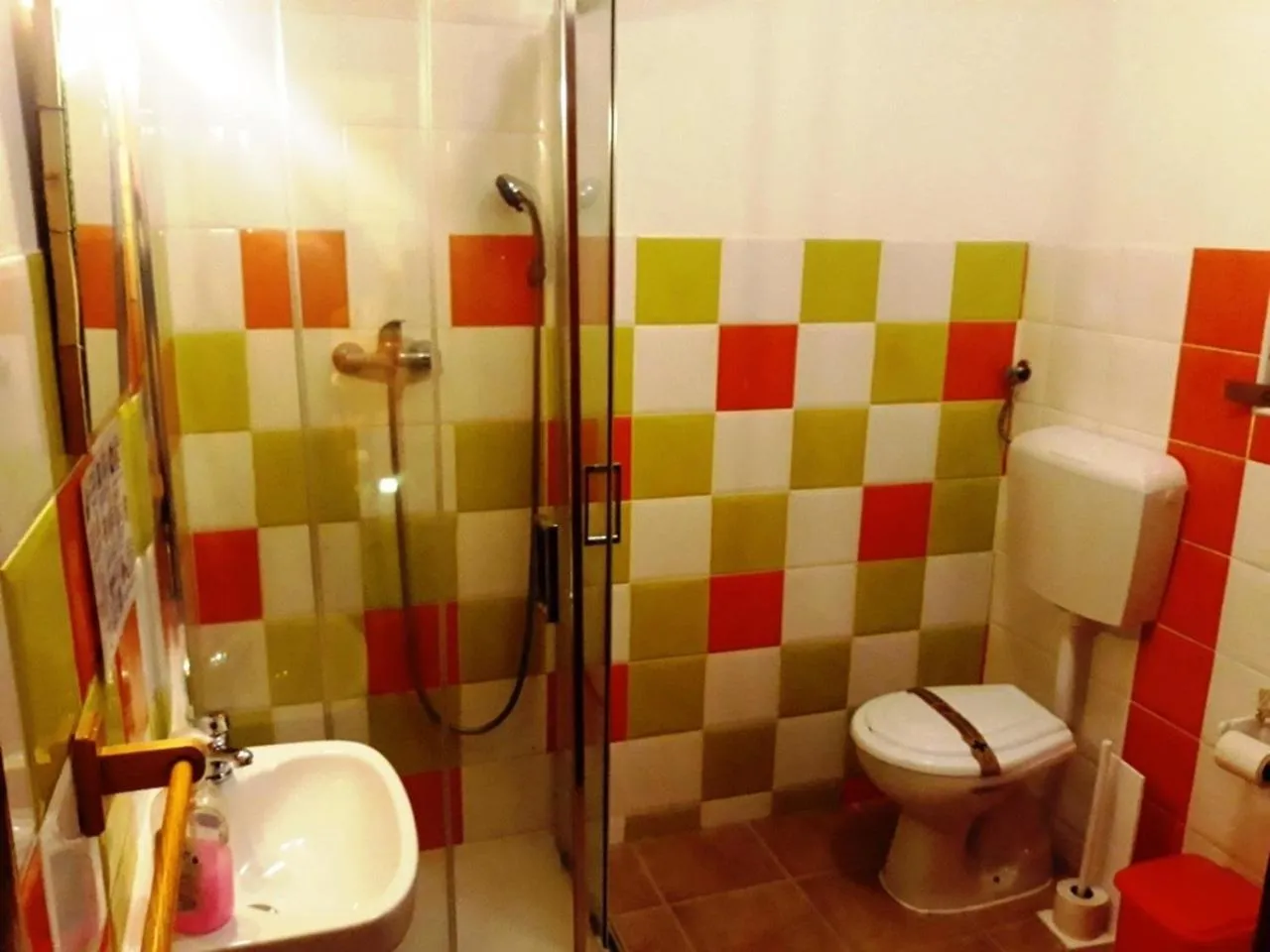 Bathroom in SwordFish Eco-House Peniche