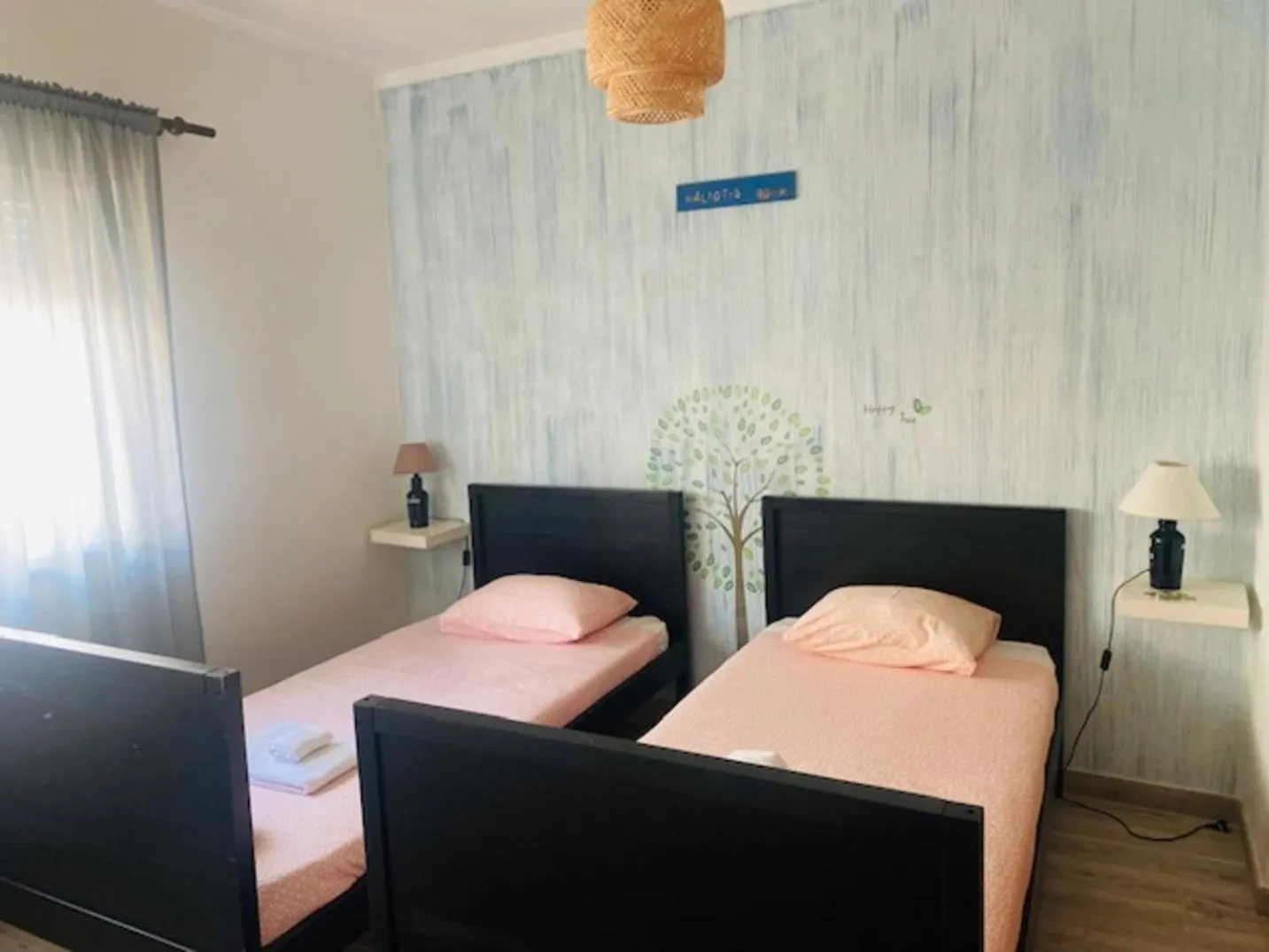 Bedroom, Bed in SwordFish Eco-House Peniche