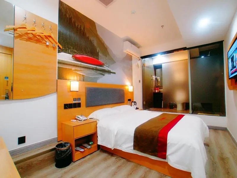 Bed in Thank Inn Plus Hotel Jiangsu Suzhou Dushu Lake Dongxing Road