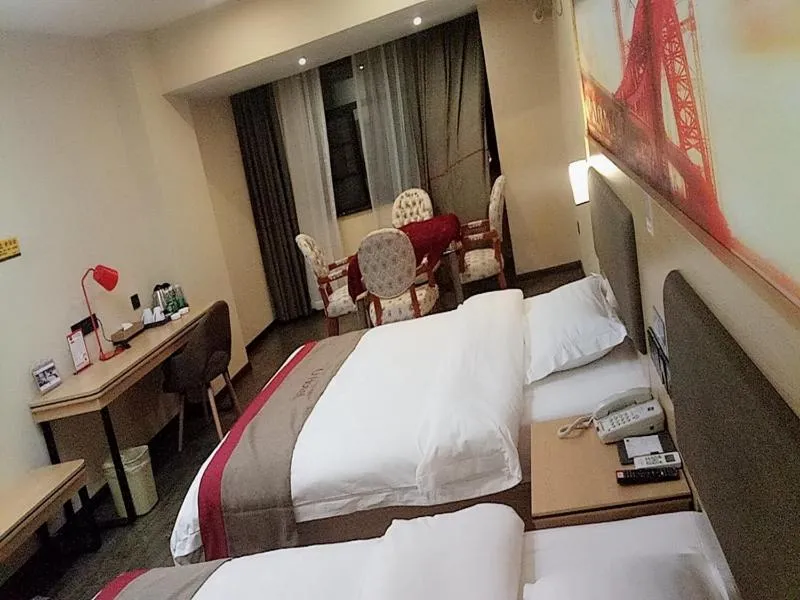 Bed in Thank Inn Plus Hotel Hunan Yongzhou Jiangyong County Yonghua International