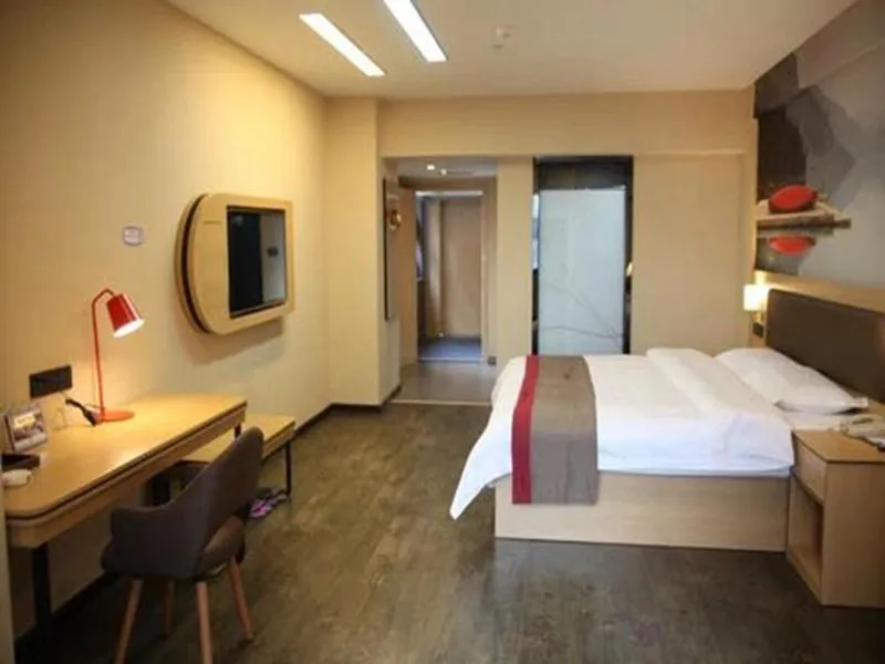 Bed in Thank Inn Plus Hotel Hunan Yongzhou Jiangyong County Yonghua International