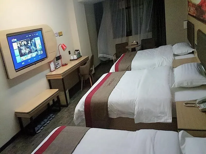 Bed in Thank Inn Plus Hotel Hunan Yongzhou Jiangyong County Yonghua International