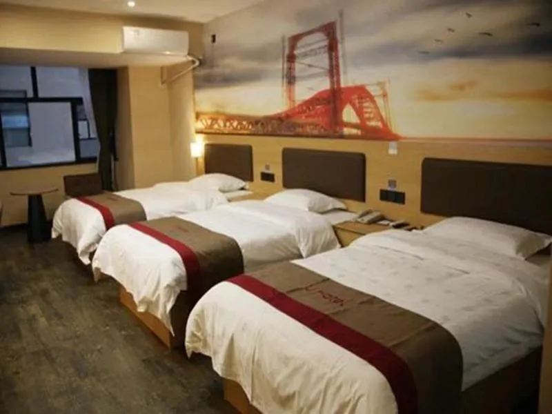 Bed in Thank Inn Plus Hotel Hunan Yongzhou Jiangyong County Yonghua International